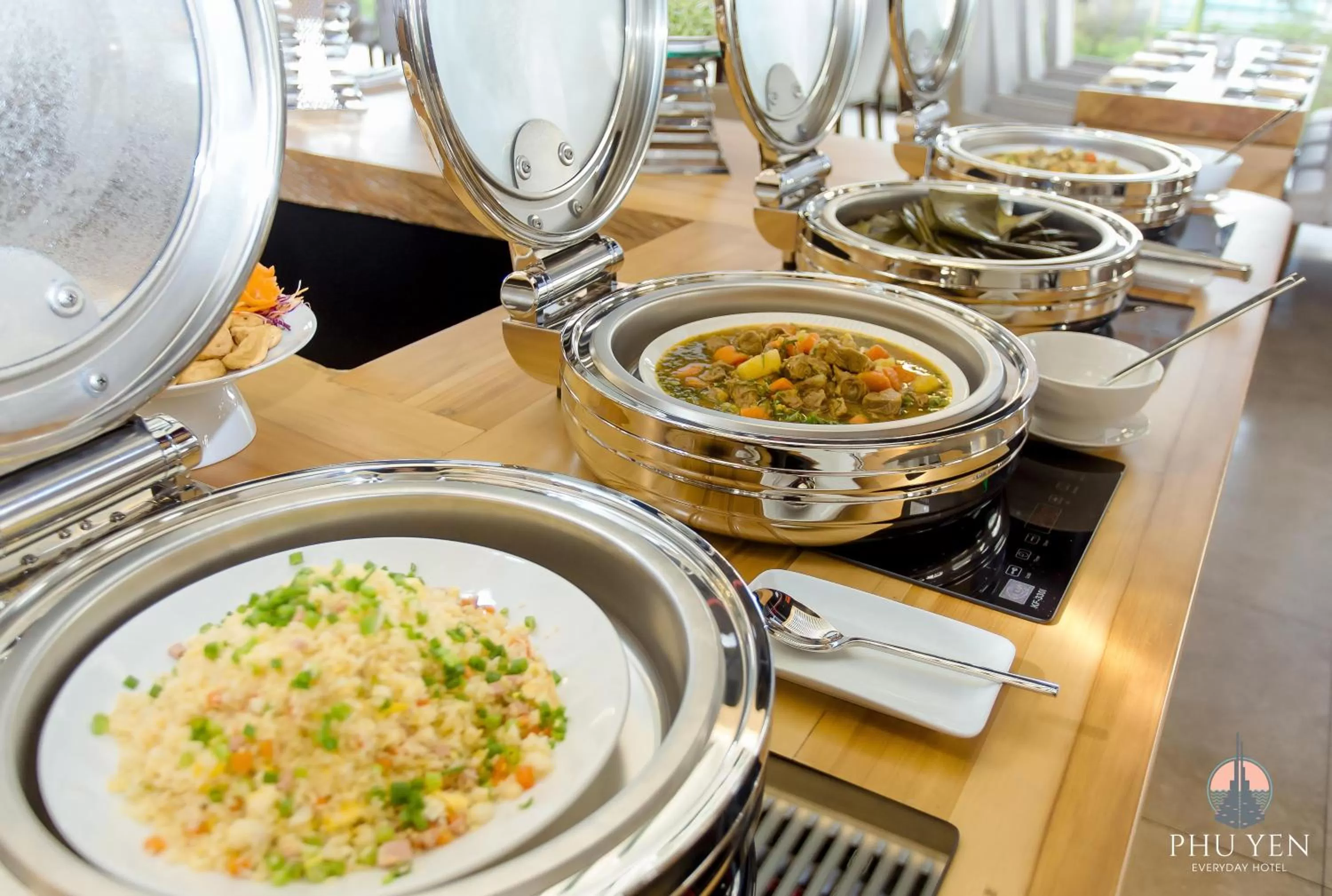 Restaurant/places to eat in PHÚ YÊN EVERYDAY HOTEL