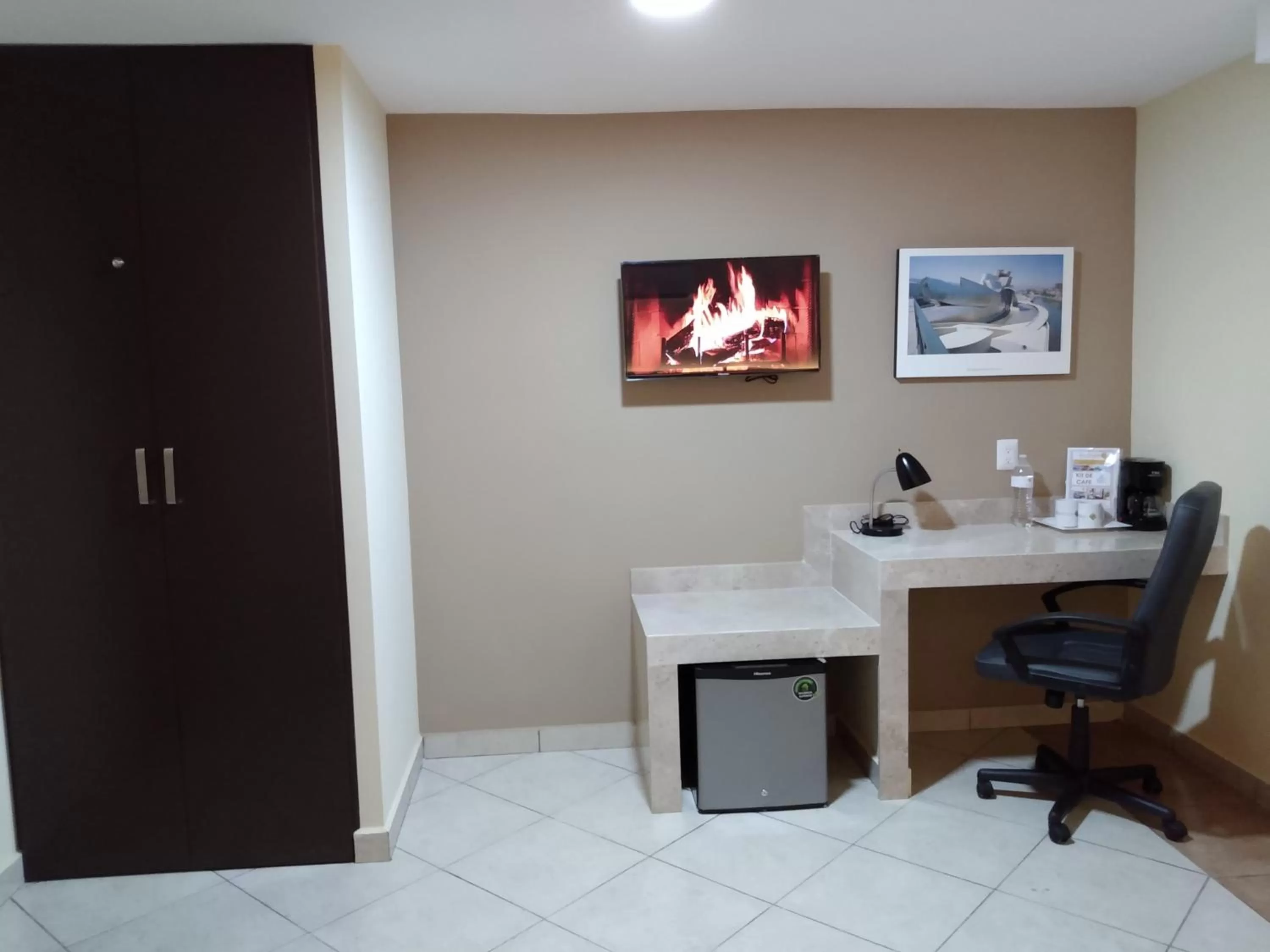 Photo of the whole room in EXECUTIROOMS VERACRUZ