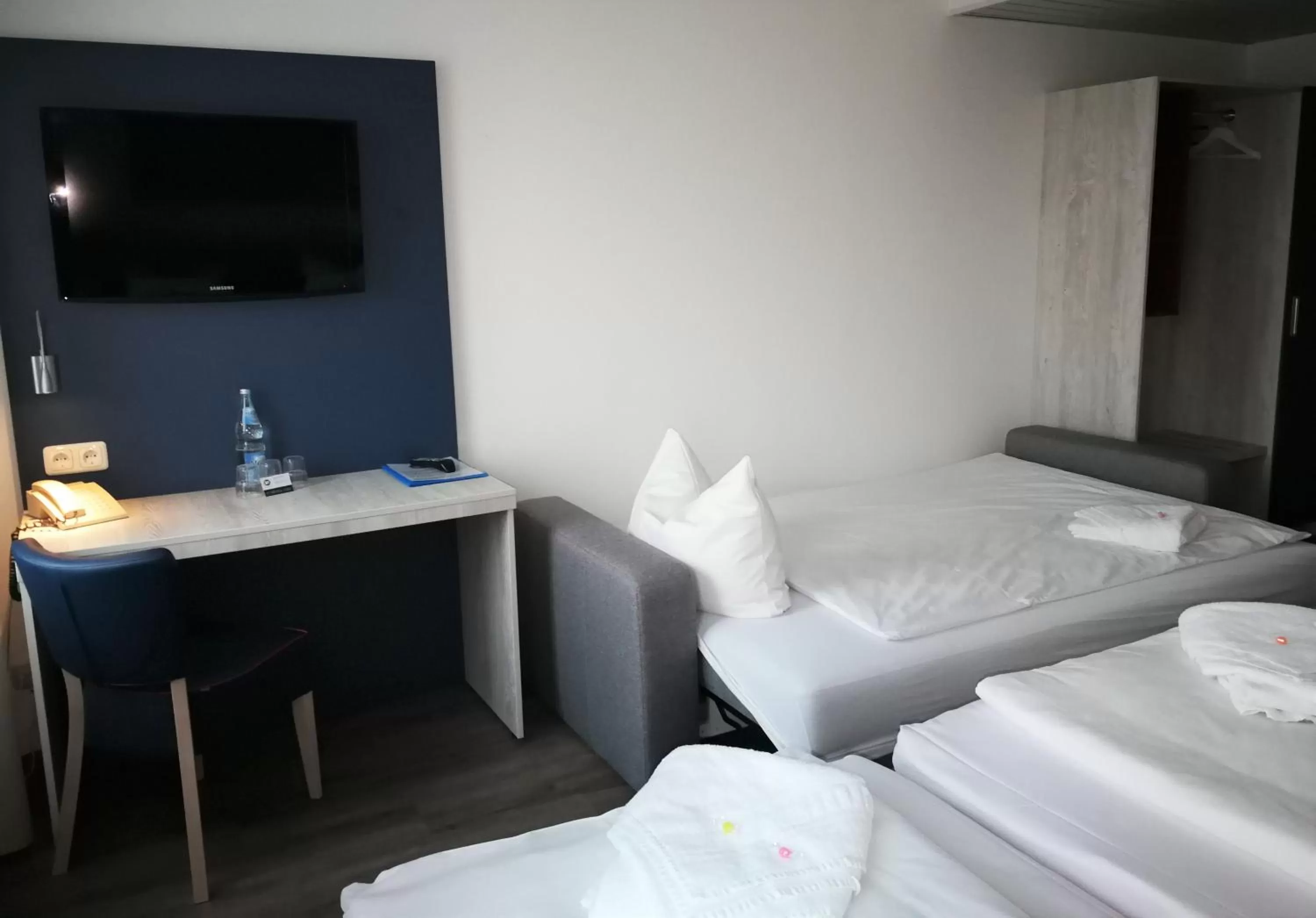 Bed in Hotel NEAR BY