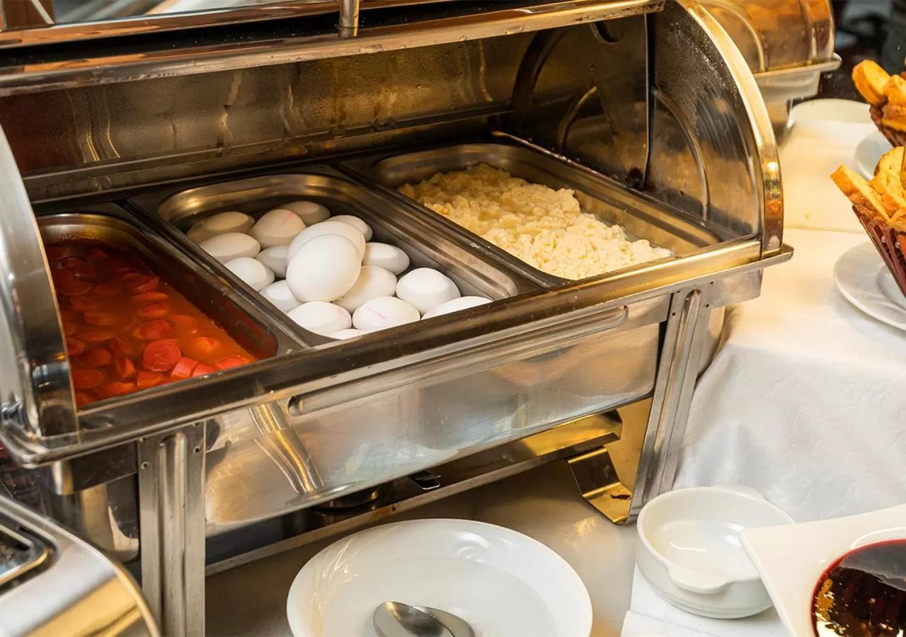 Food and drinks in Alzer Hotel Special Class