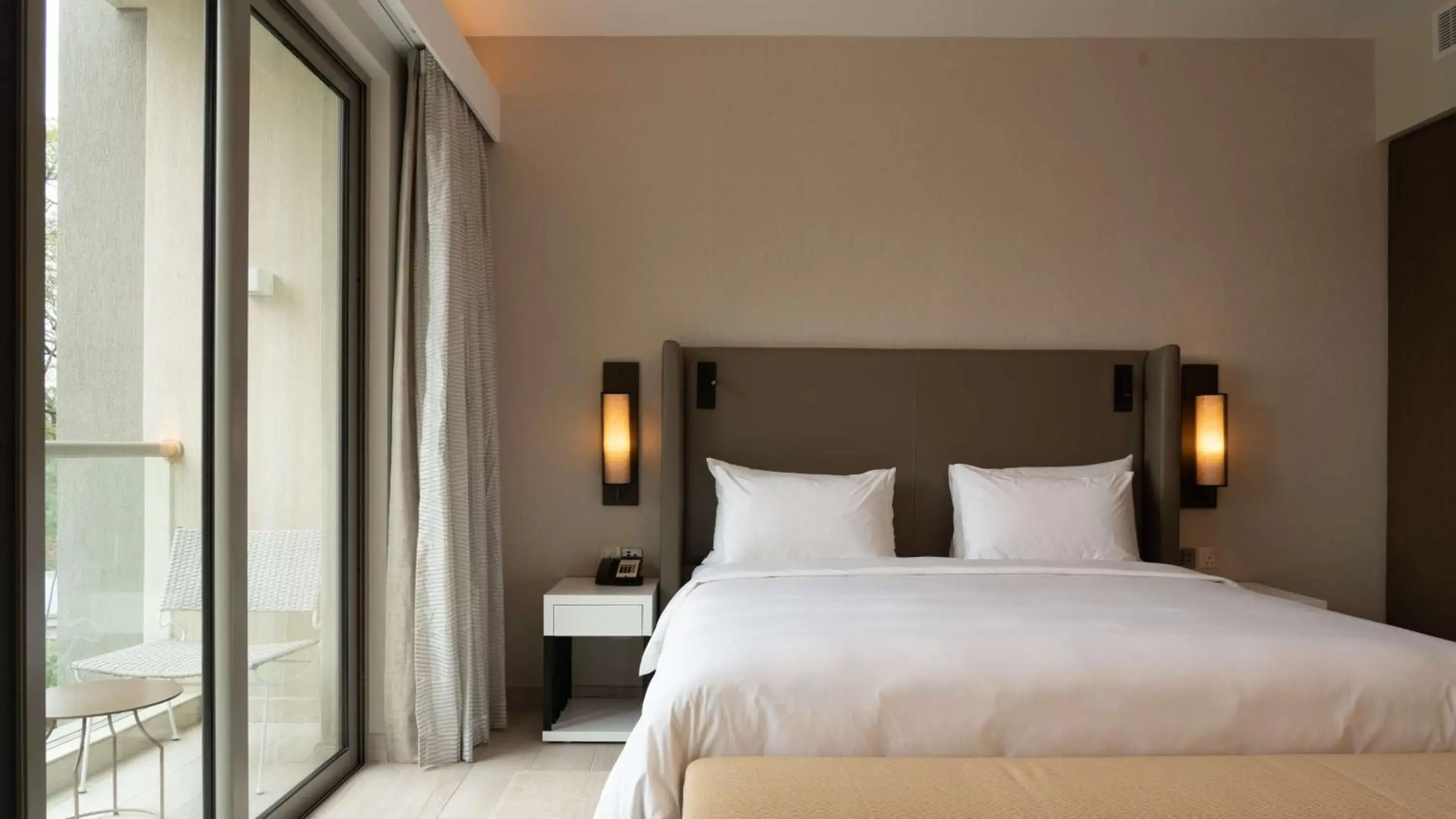 Superior Room with Pool View in Radisson Blu Hotel & Residence Nairobi Arboretum Superior Room with Pool View in Radisson Blu Hotel & Residence Nairobi Arboretum