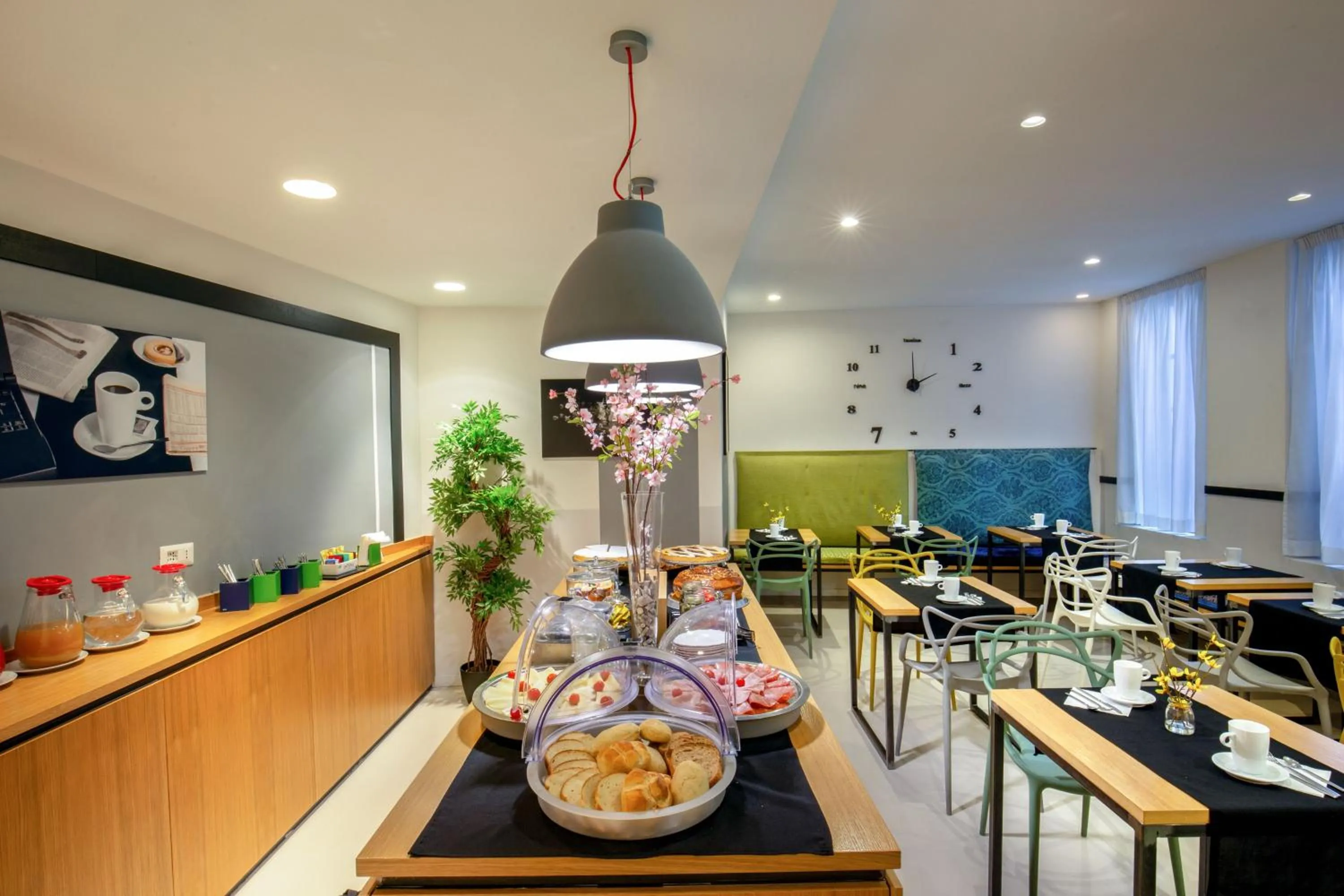 Food and drinks in Viminale View Hotel