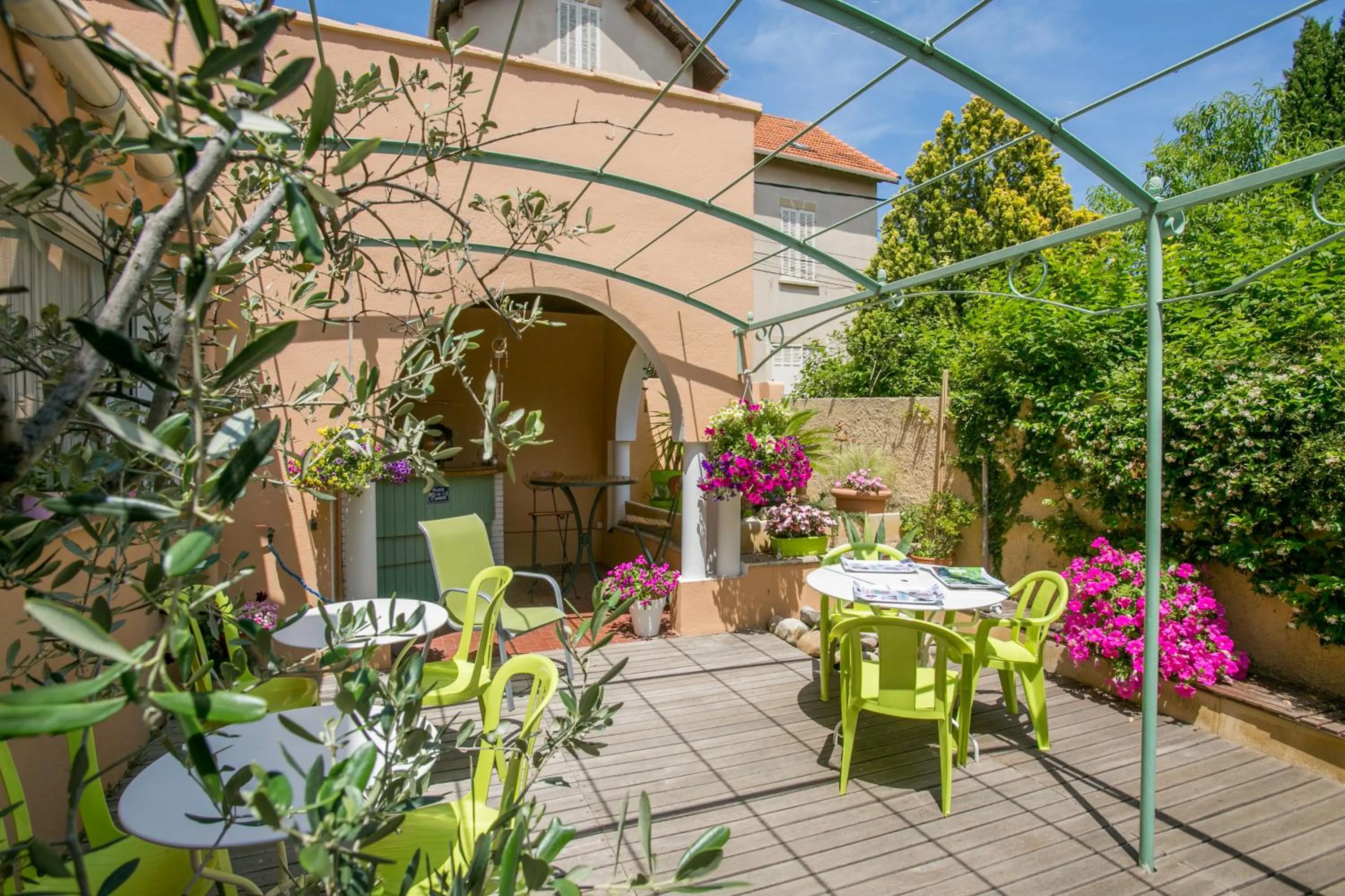 Patio in Bel Ombra Hôtel