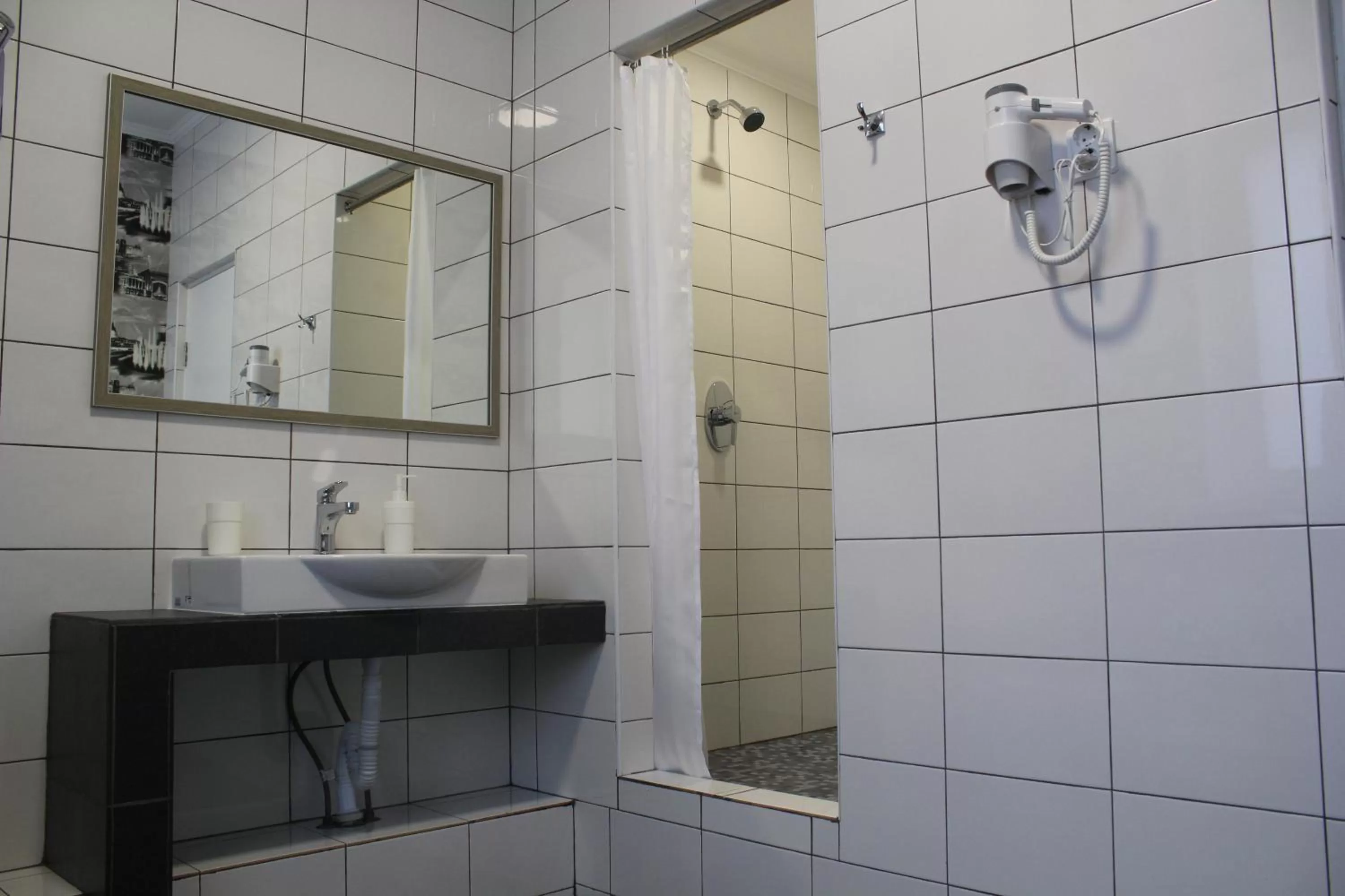 Bathroom in Hotel Inju Hills