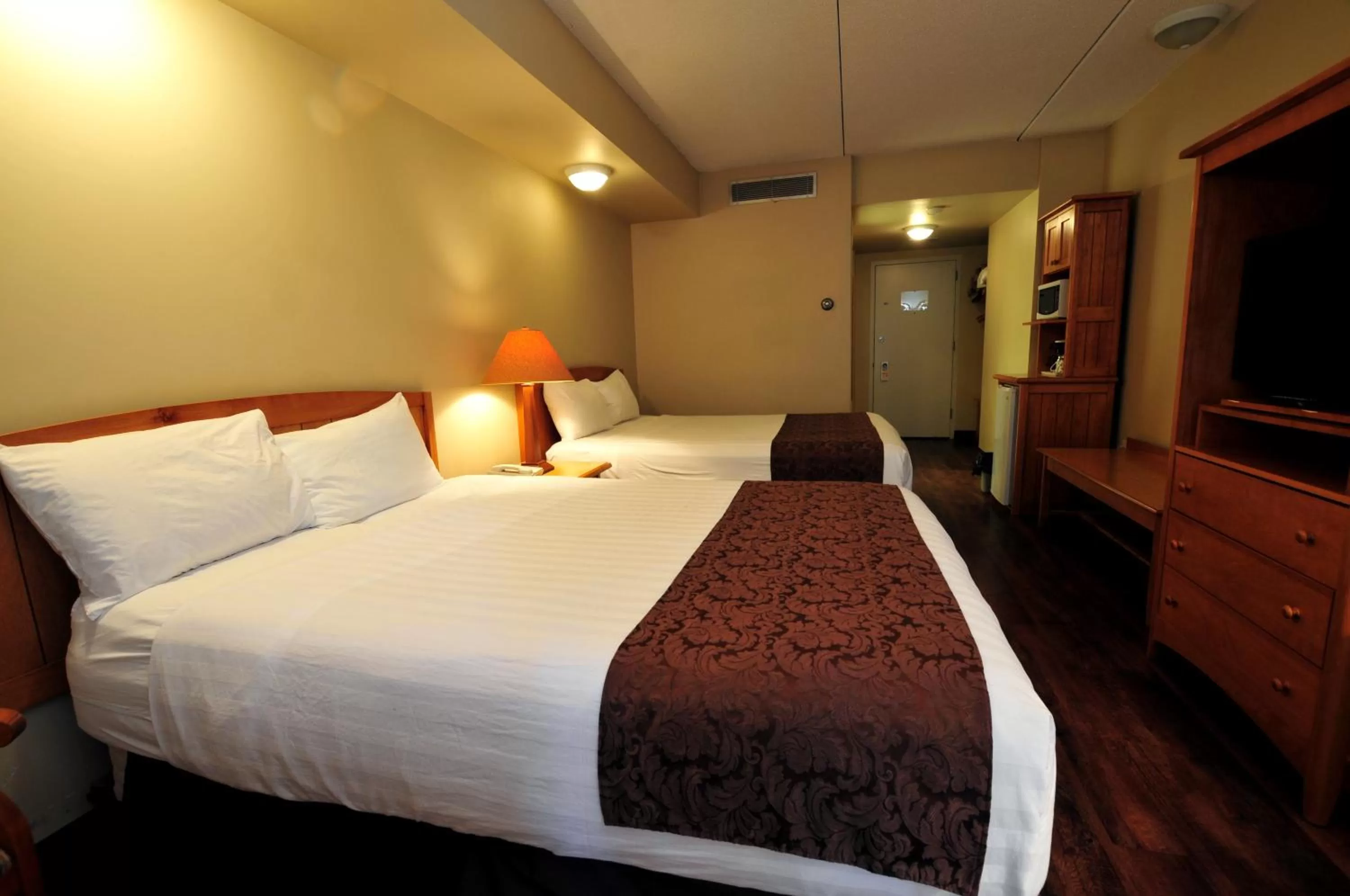 Queen Room in Manning Park Resort