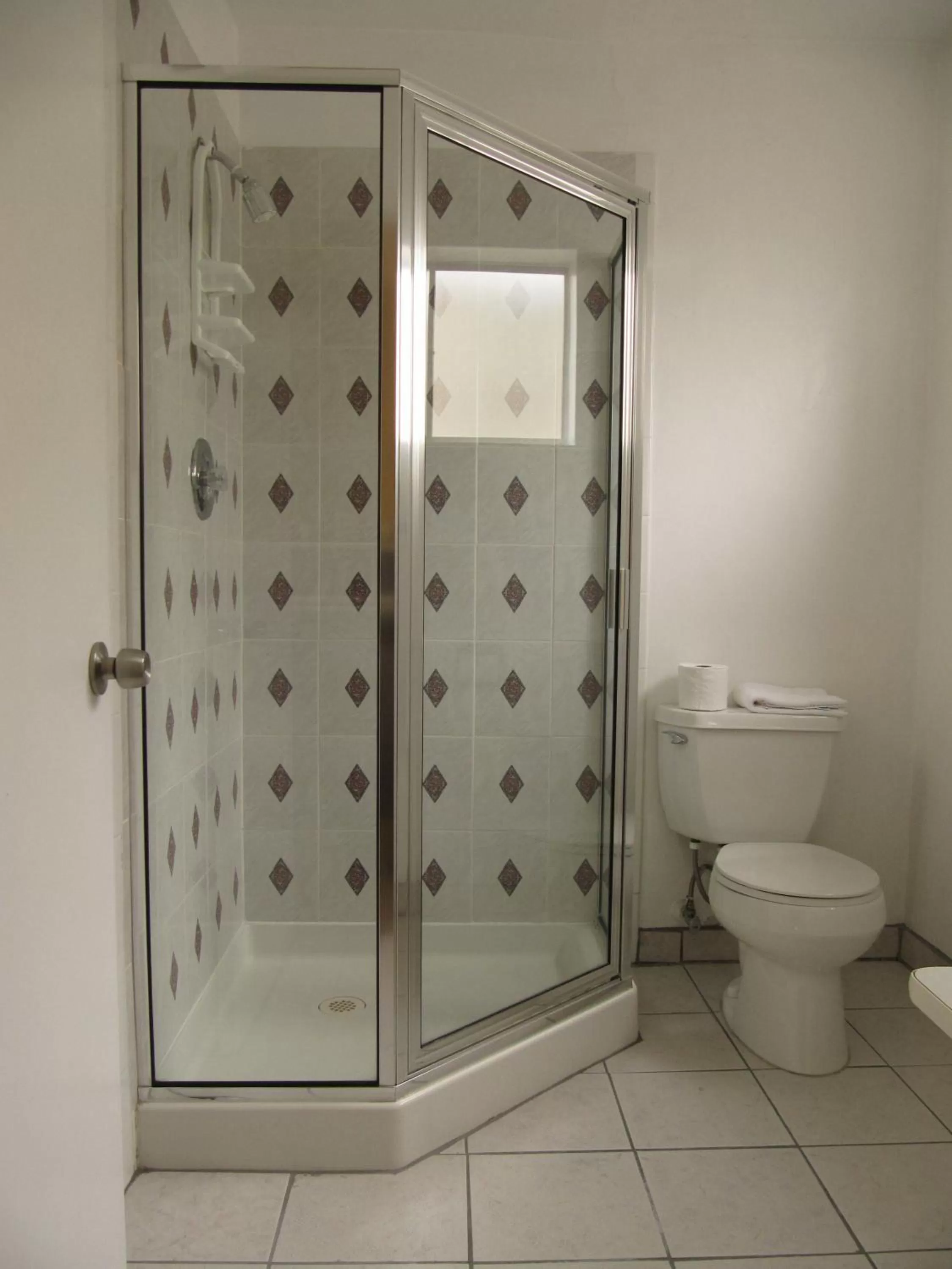 Bathroom in Redwood Inn