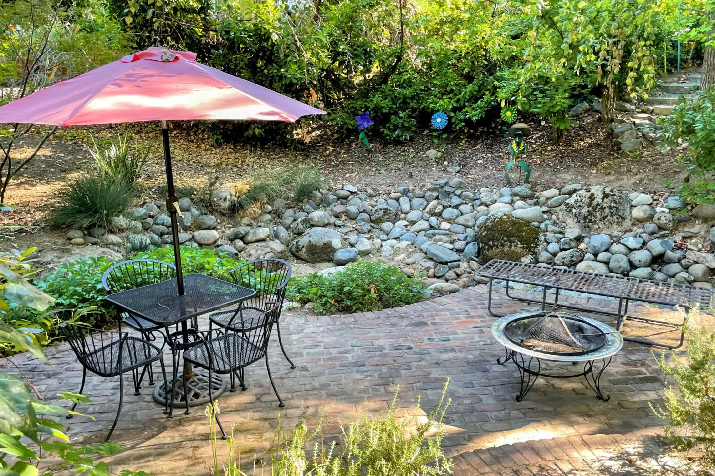 Patio in Outside Inn