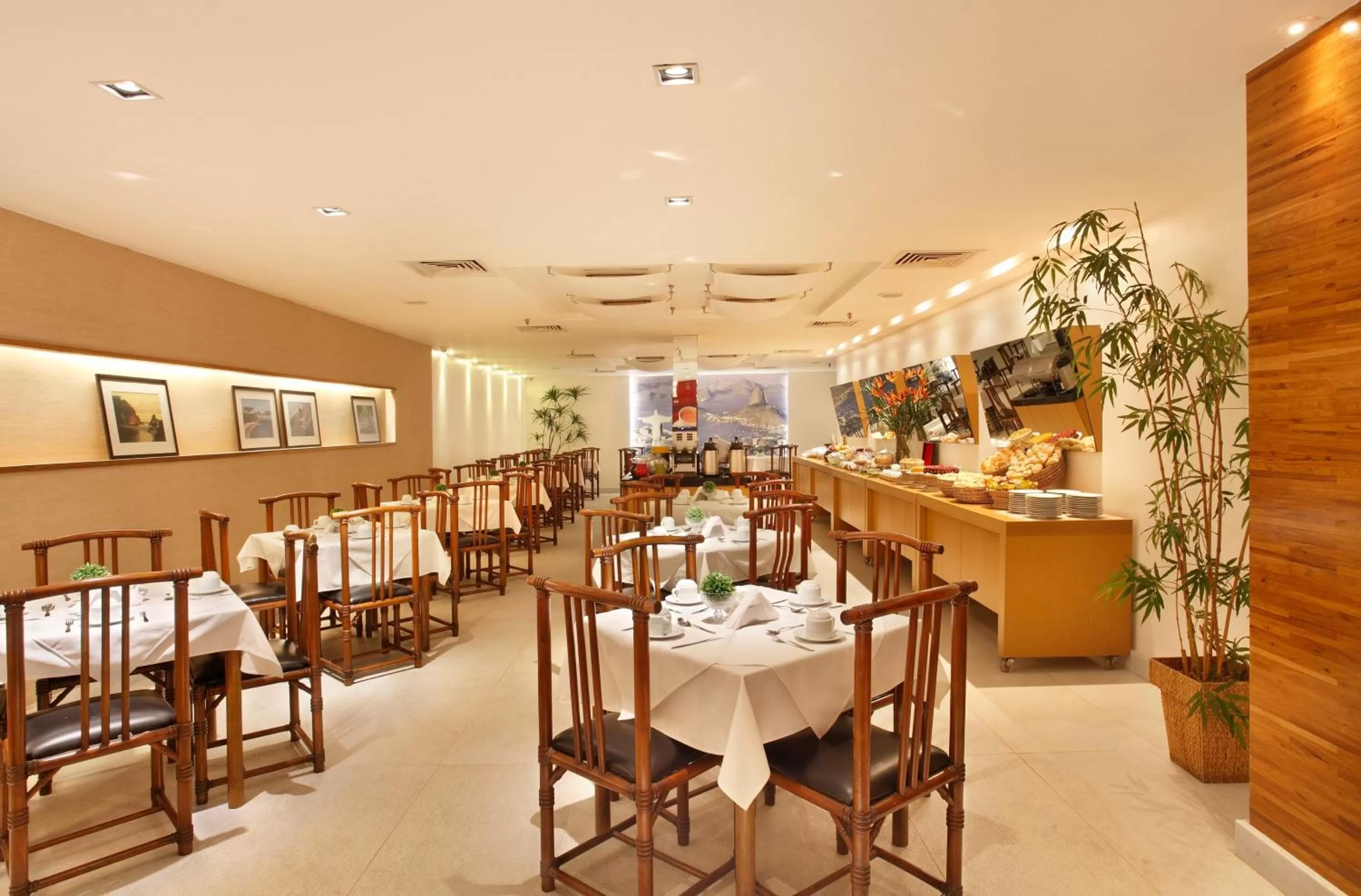 Restaurant/places to eat in Copa Sul Hotel