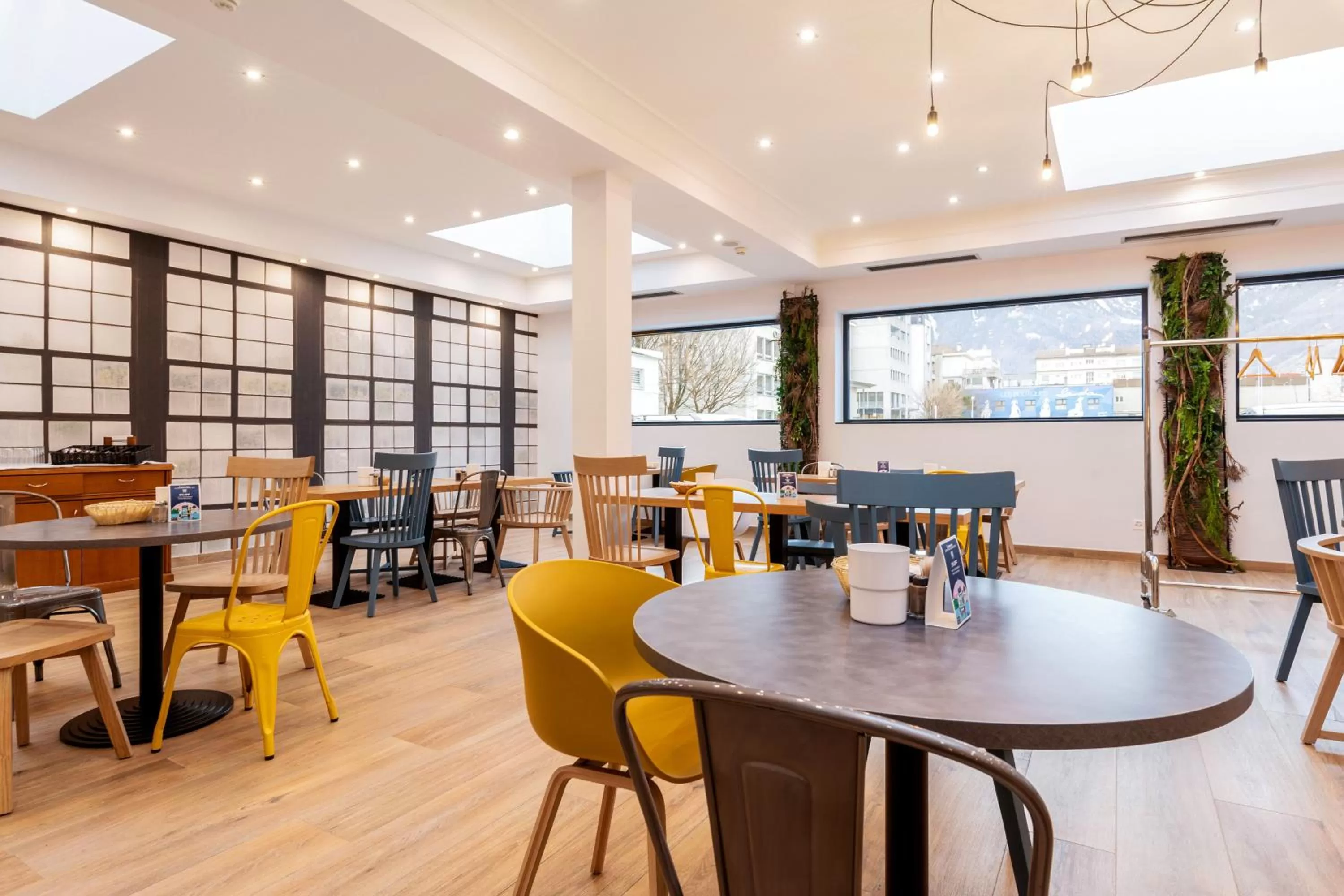 Restaurant/places to eat in Campanile Martigny