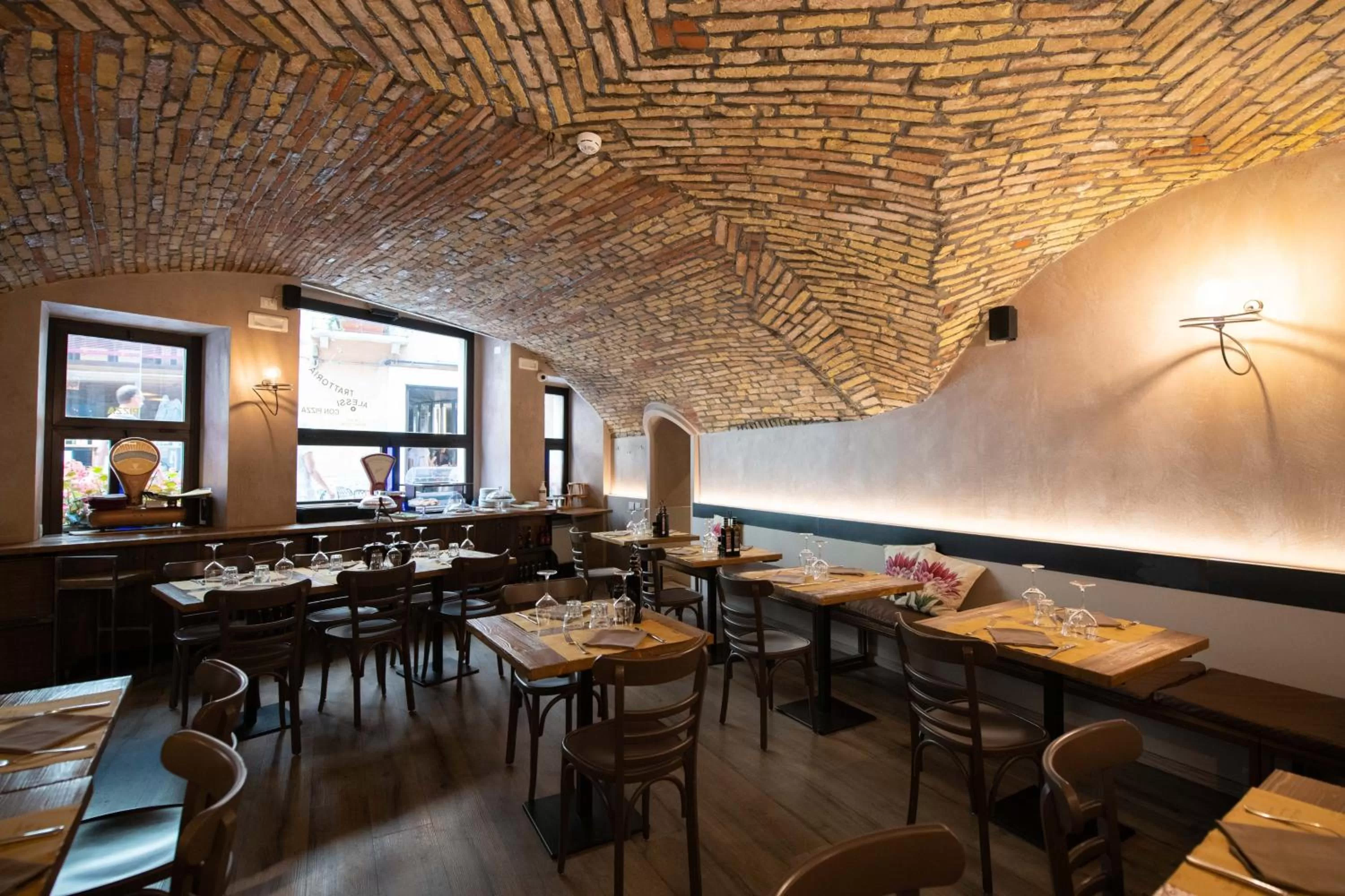 Restaurant/places to eat in Alessi Hotel Trattoria