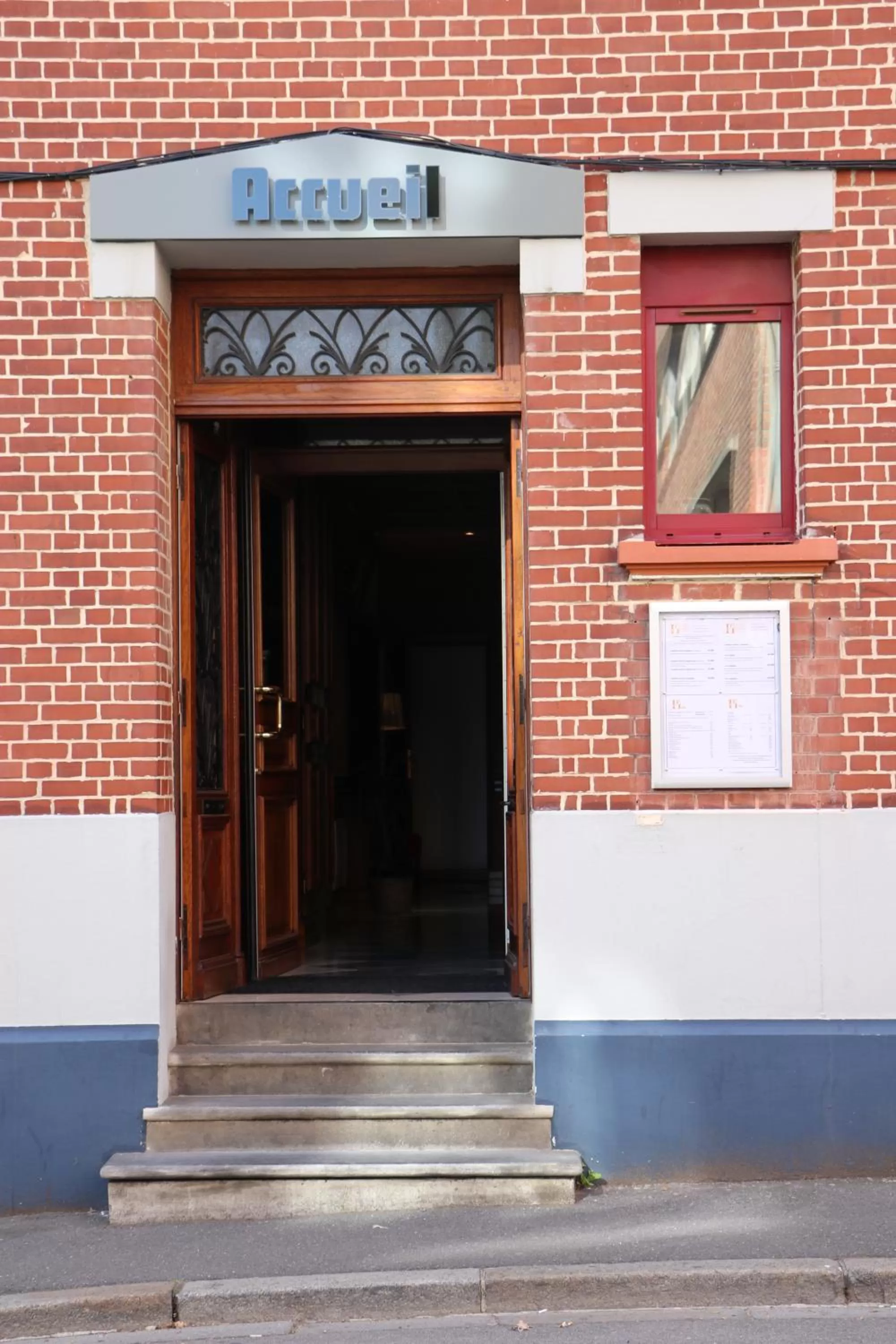 Facade/entrance in Hotel Eden