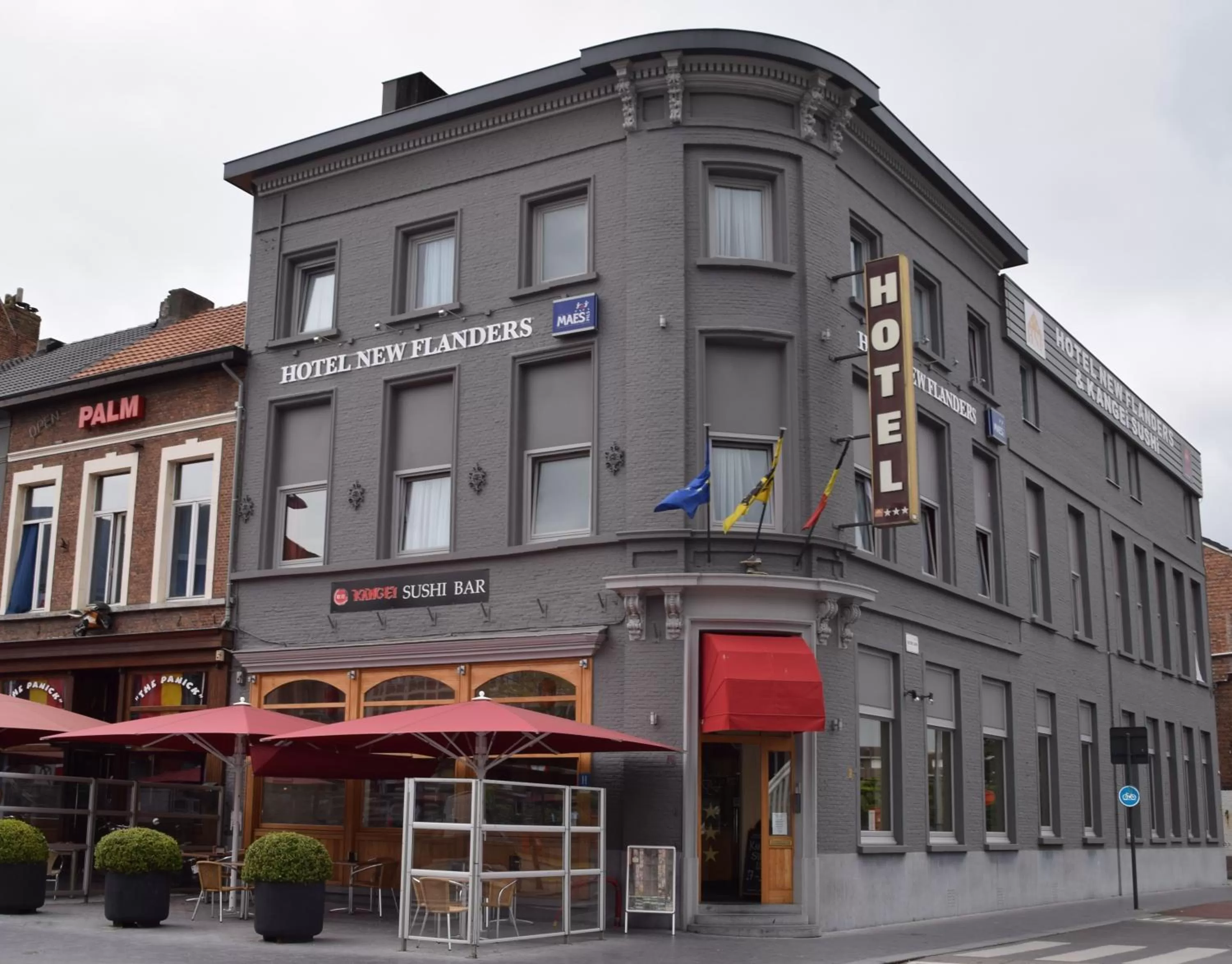 Property building in Hotel New Flanders