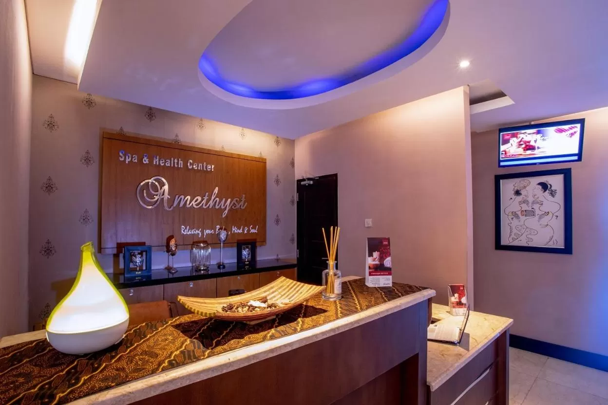 Massage in Emersia Hotel and Resort