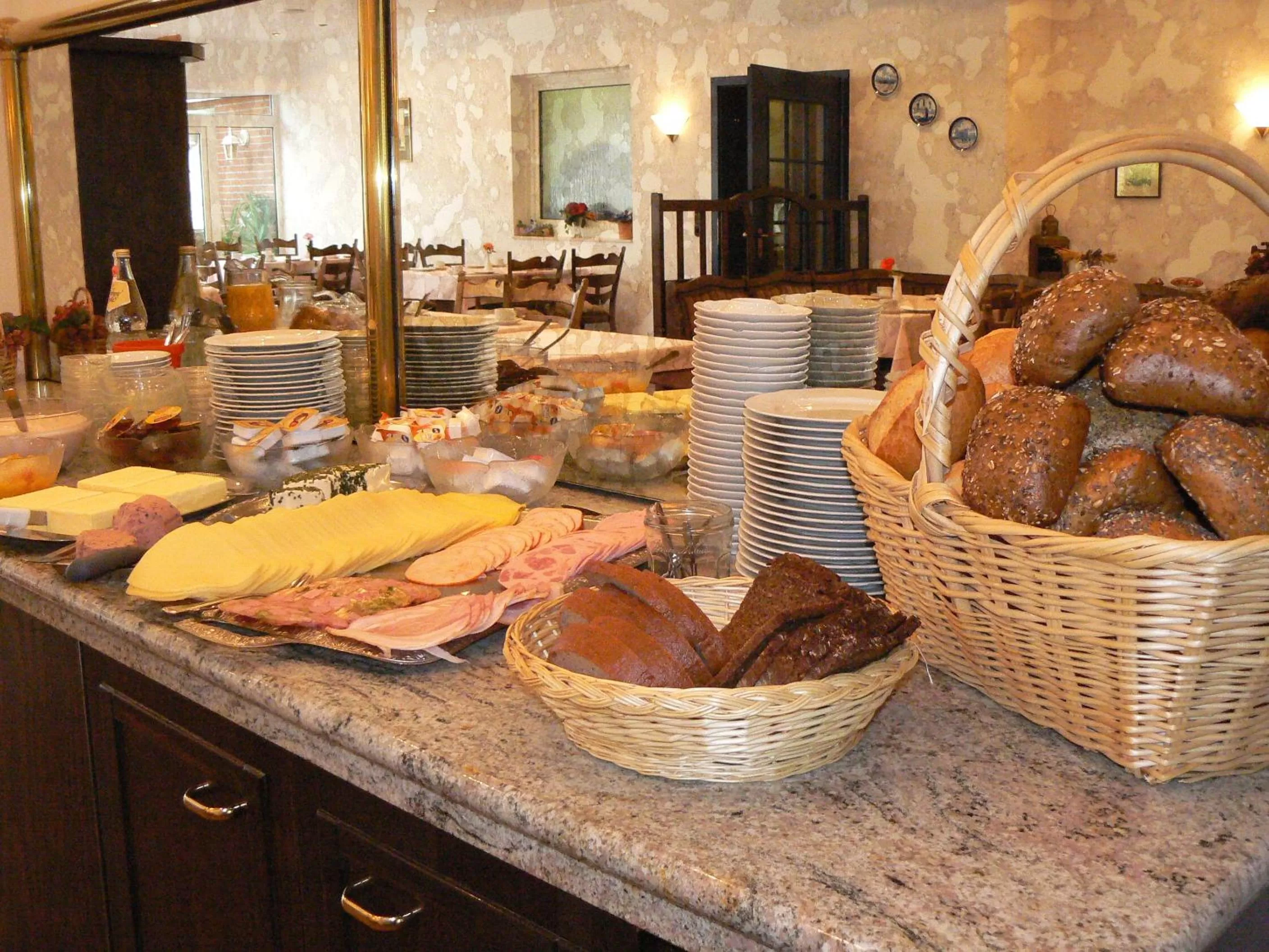 Restaurant/places to eat, Food in Landhaus Braband