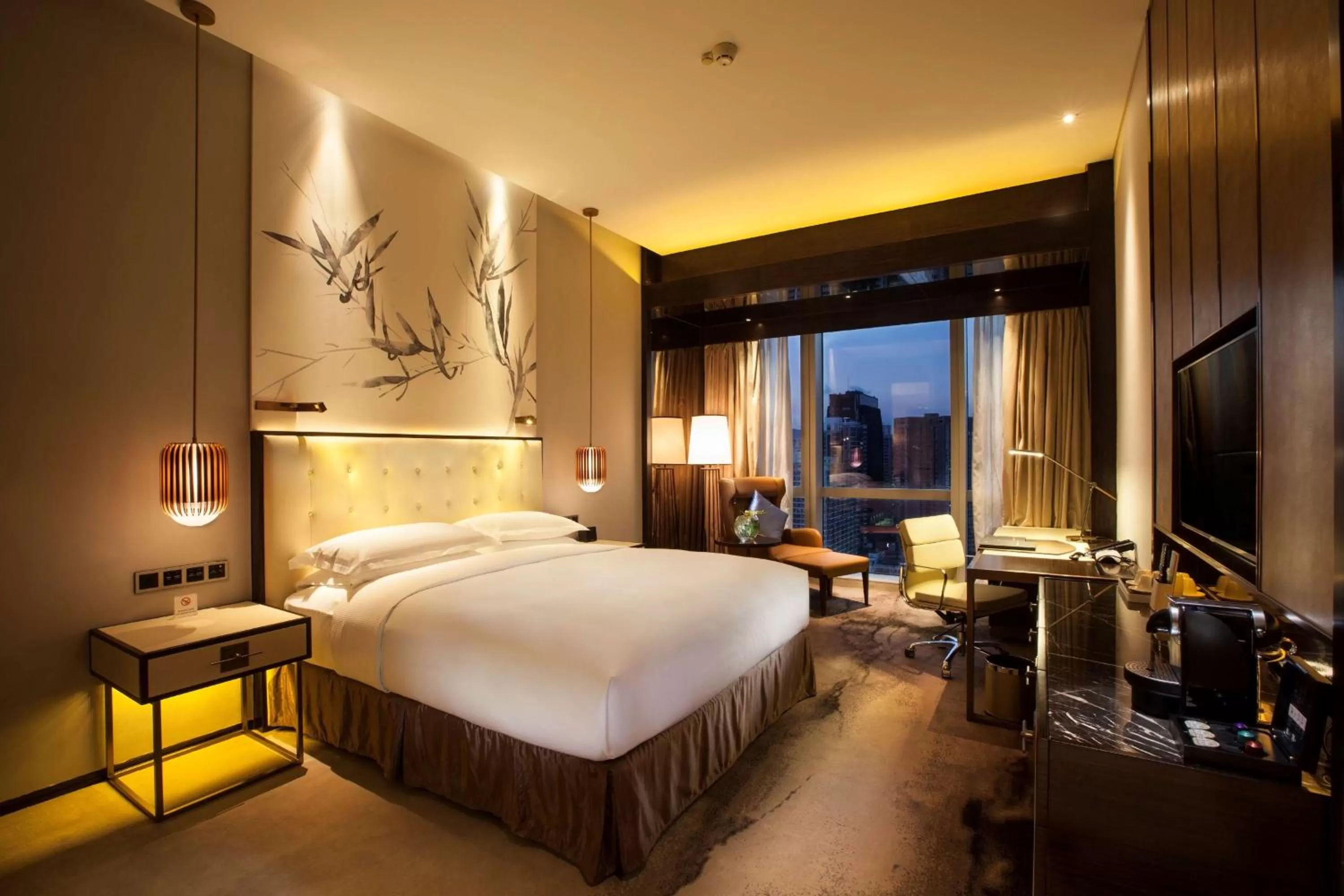 Bed in Hilton Shenzhen Futian