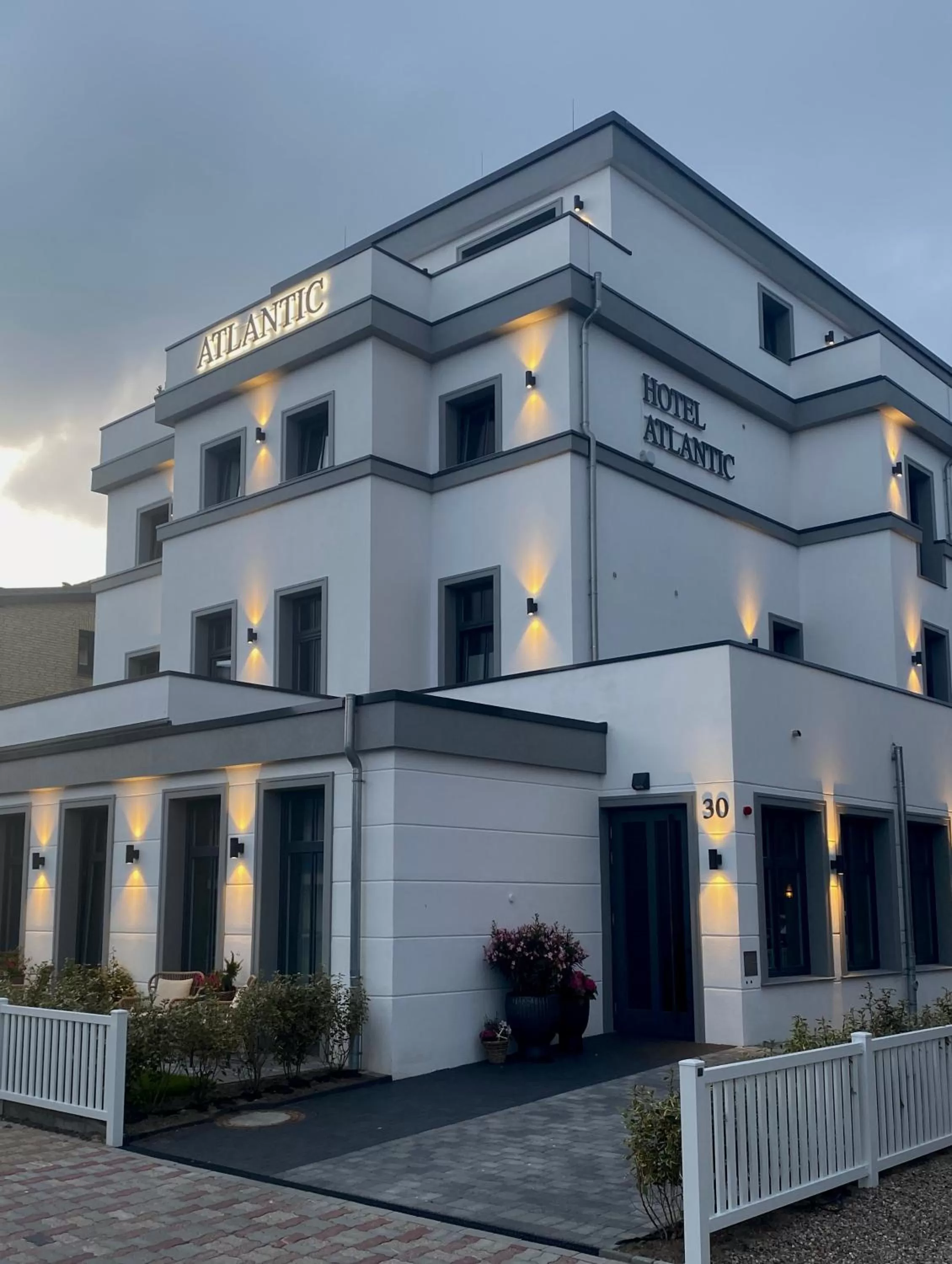 Property Building in Hotel Atlantic