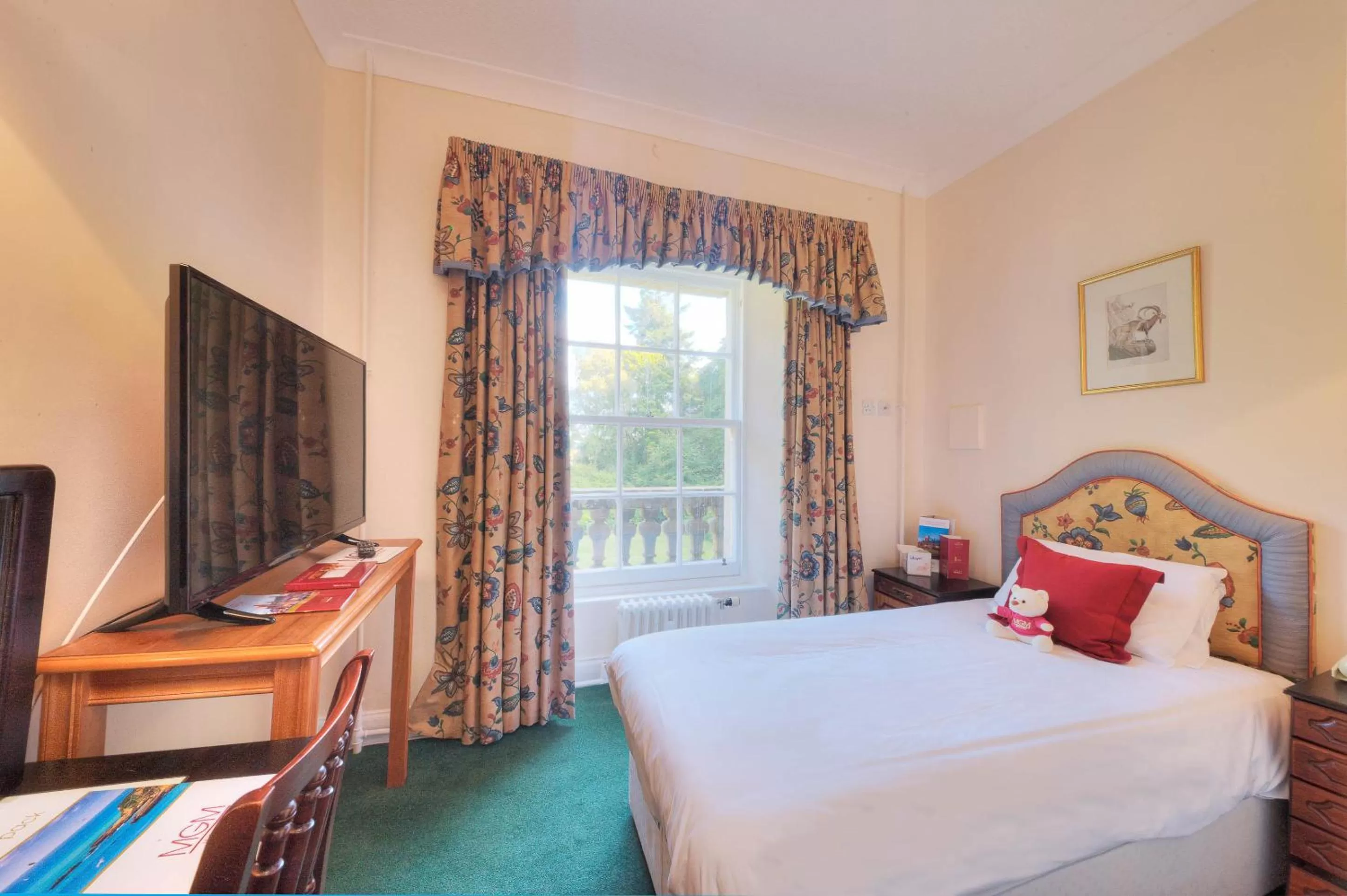 Photo of the whole room, Bed in Muthu Newton Hotel (Near Inverness Airport)