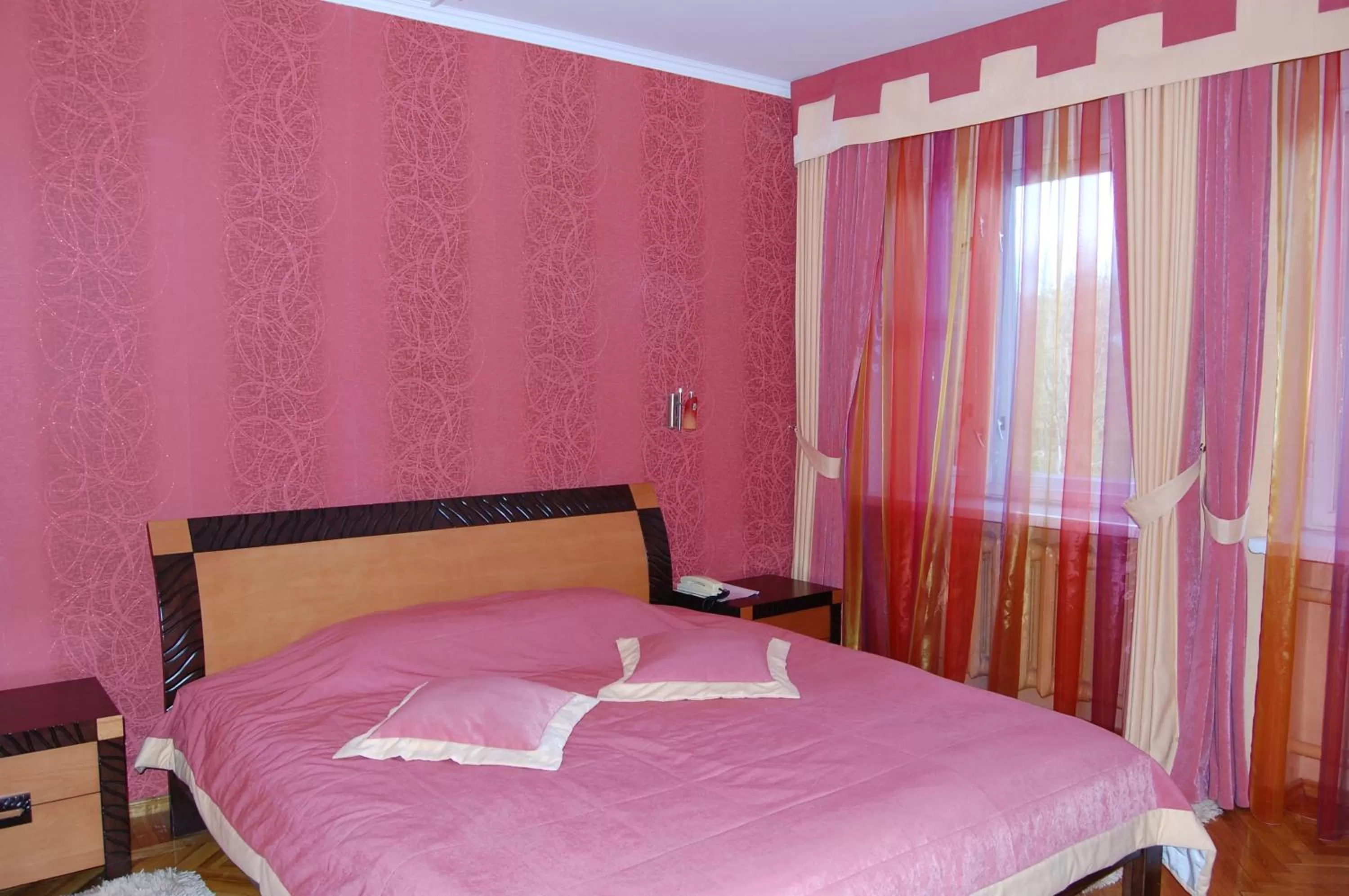 Bed in Hotel Prydesnyansky