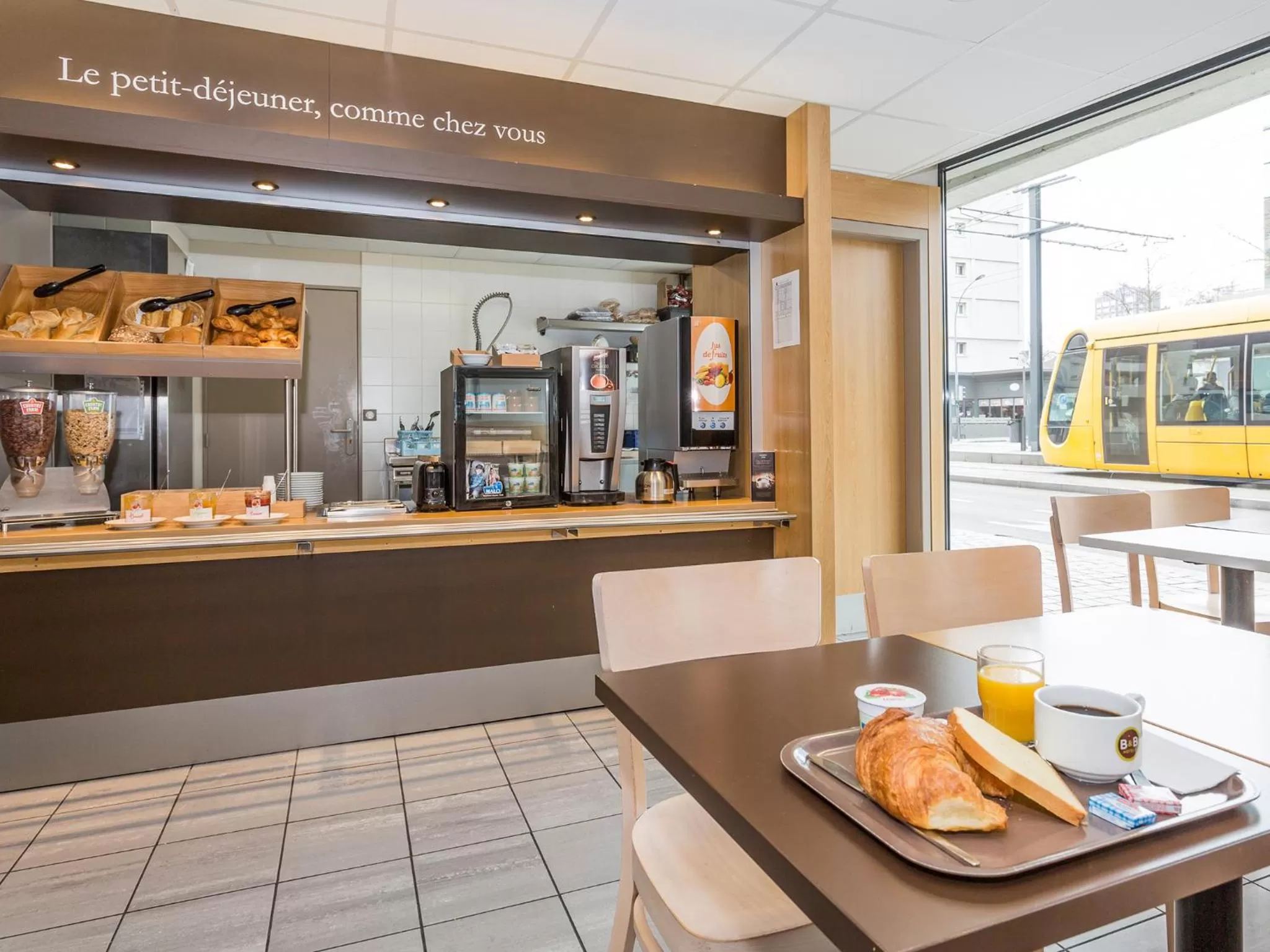 Restaurant/places to eat in B&B HOTEL Mulhouse Centre