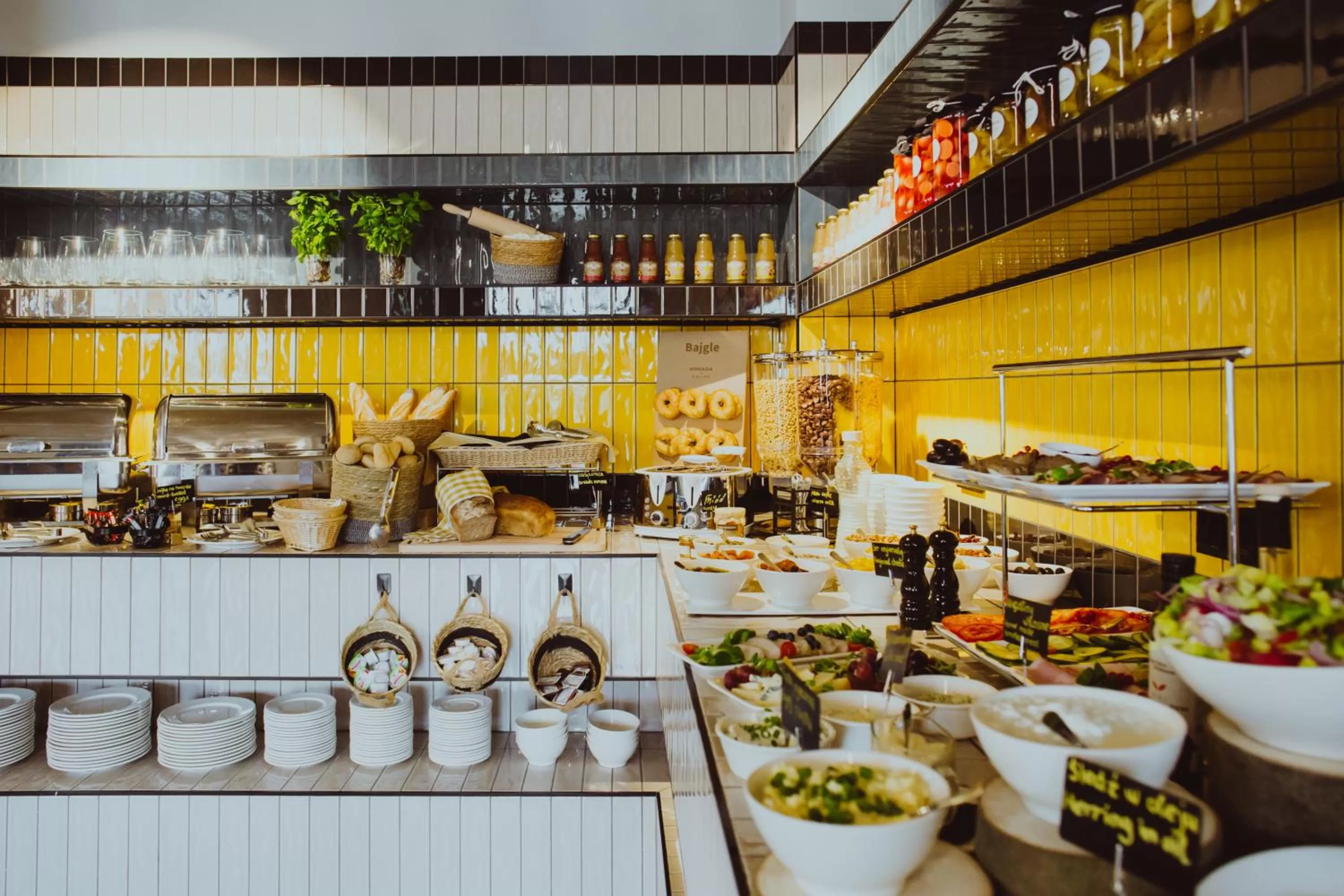 Restaurant/places to eat in Arche Hotel Wrocław Airport