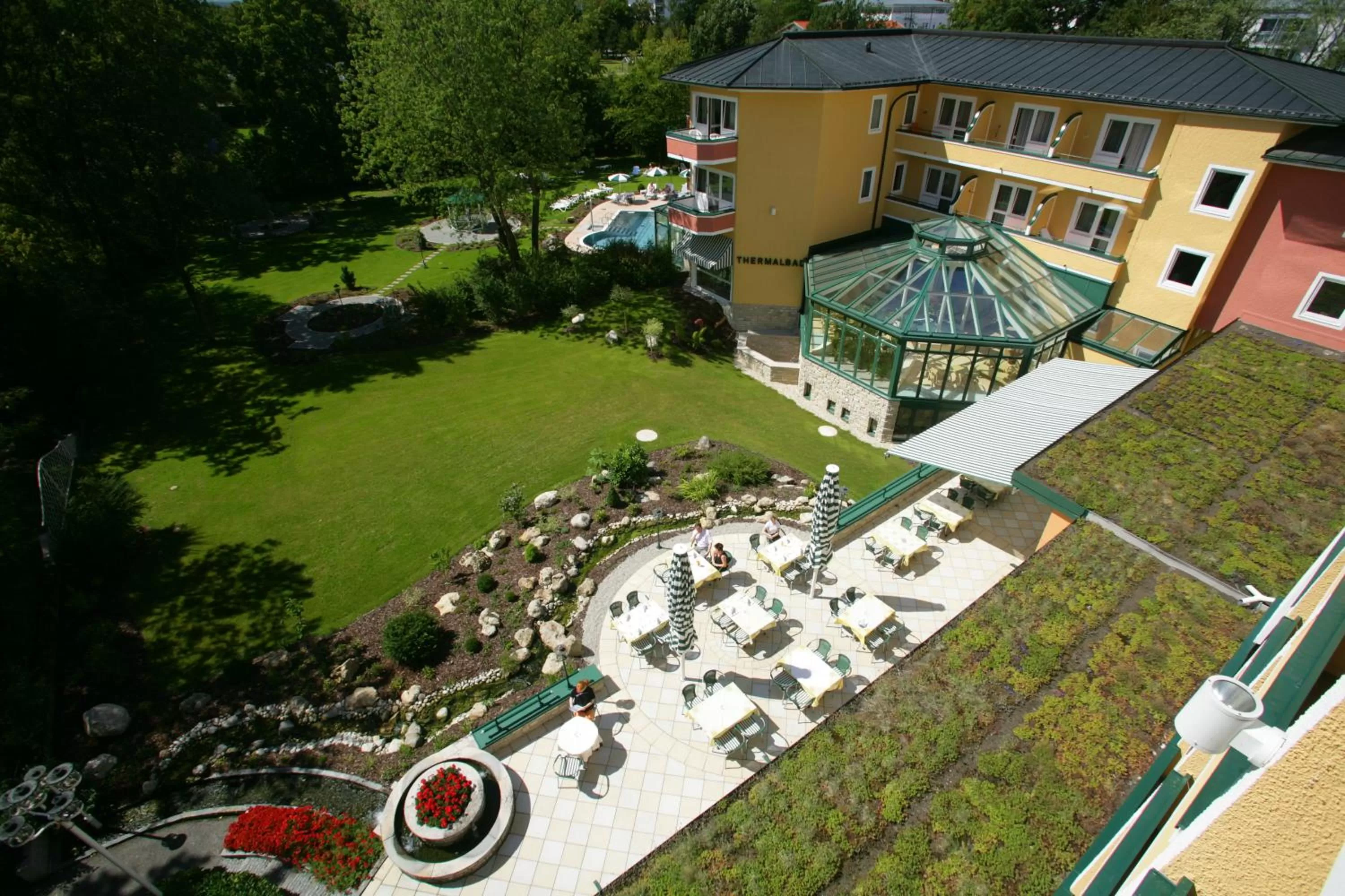 Facade/entrance in Parkhotel