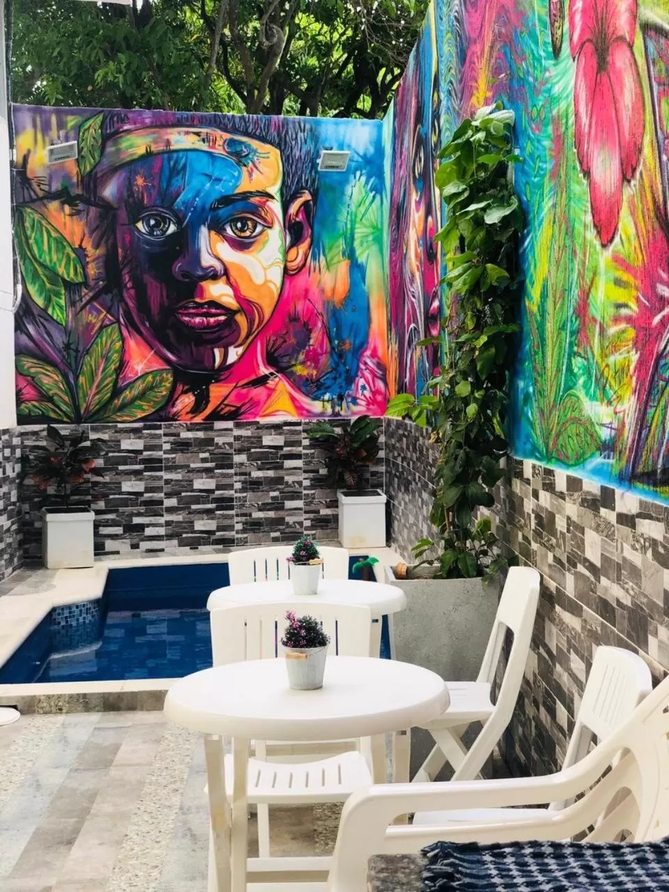 Patio in Bahia 79 Apartasuites Cerca al Centro