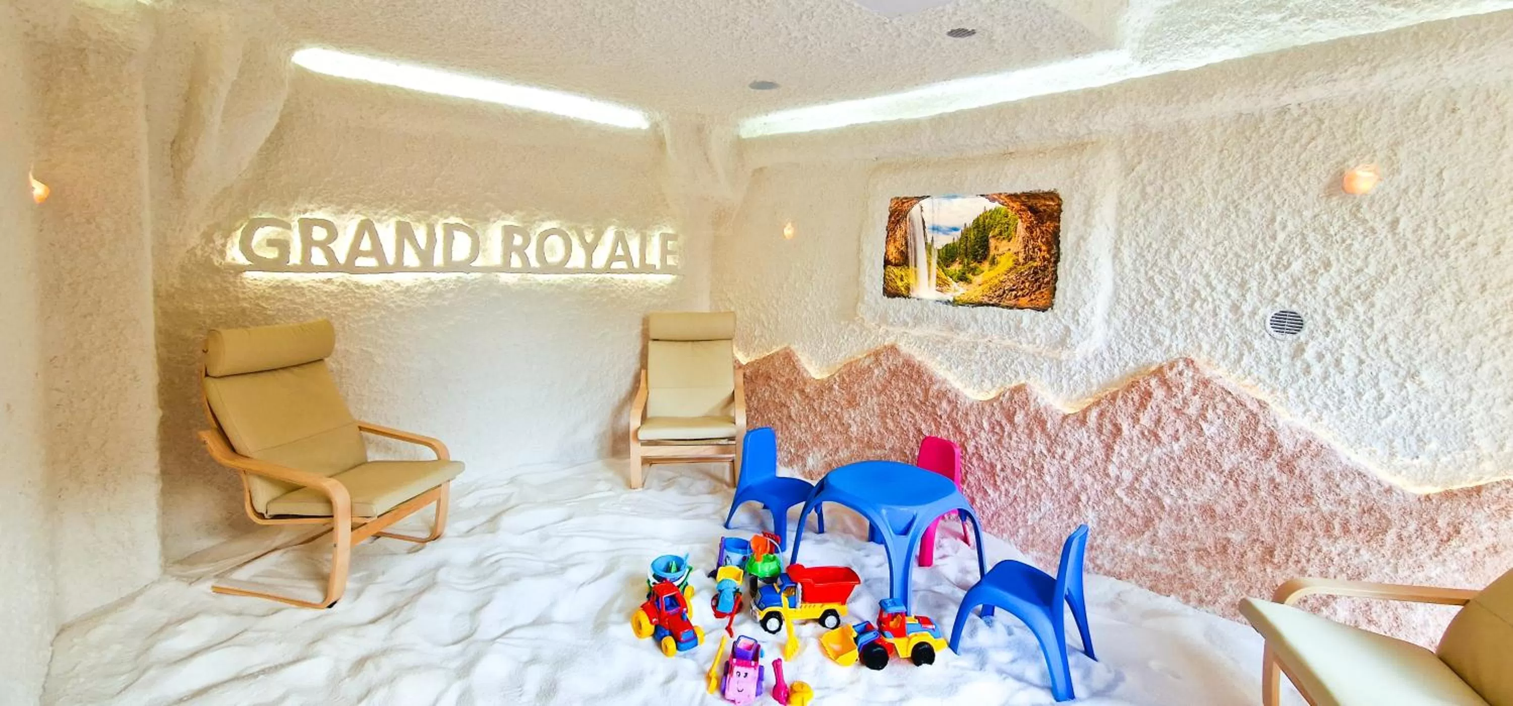 Spa and wellness centre/facilities in Grand Royale Apartment Complex & Spa