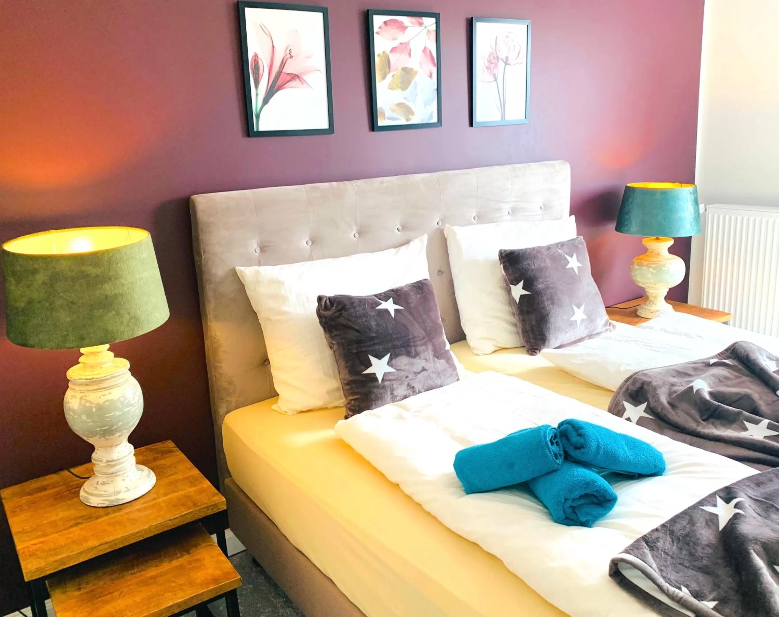 Bed in BESOTEL Mettmann