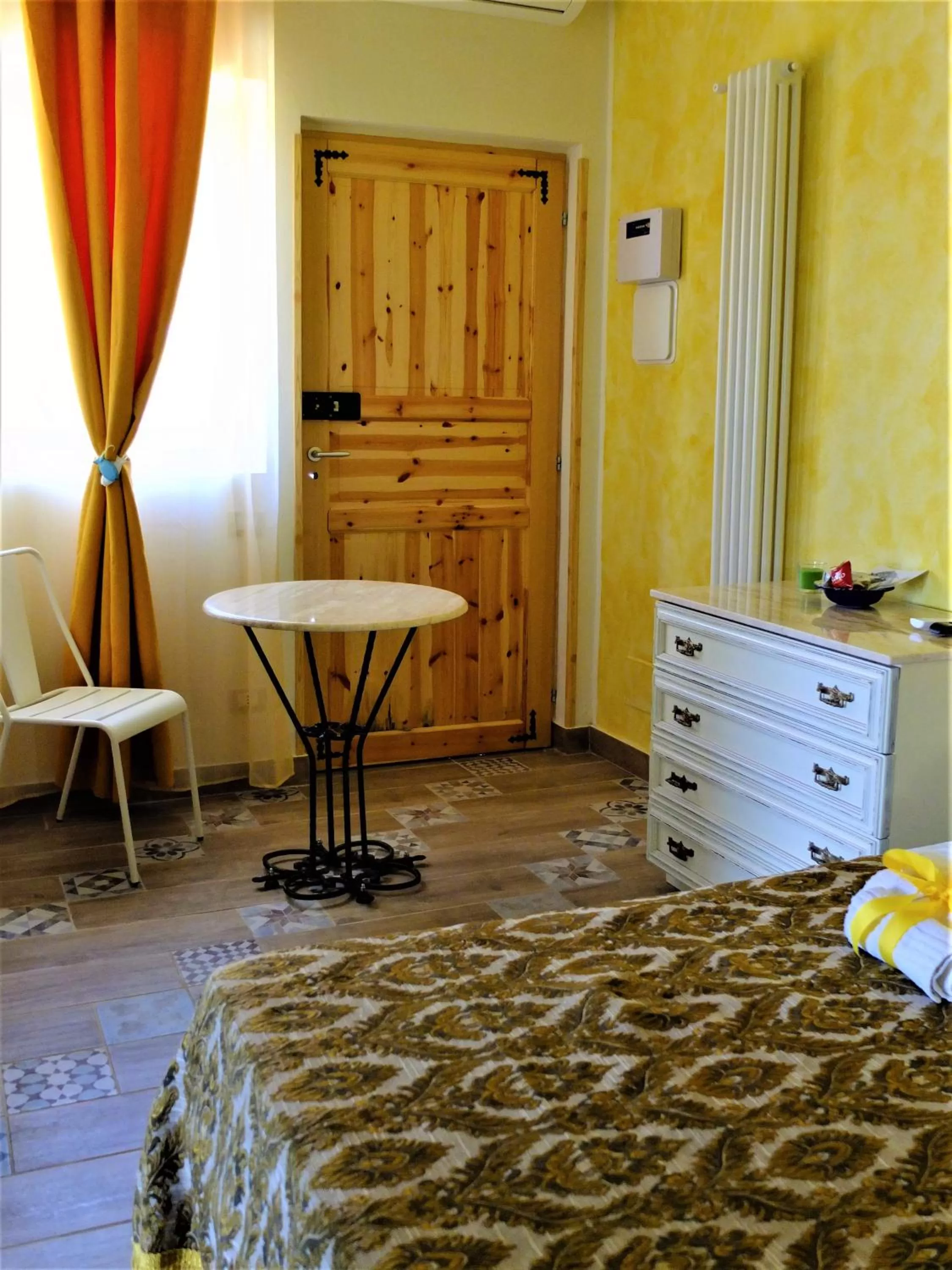Photo of the whole room, Bed in Incanto delle Ninfe