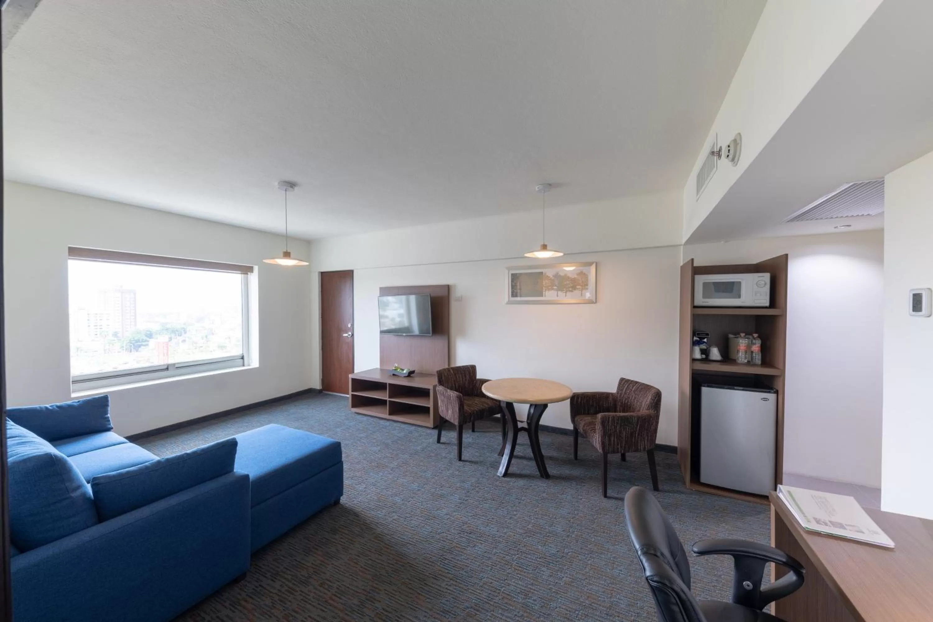 Bedroom in Holiday Inn Guadalajara Expo Plaza del Sol by IHG