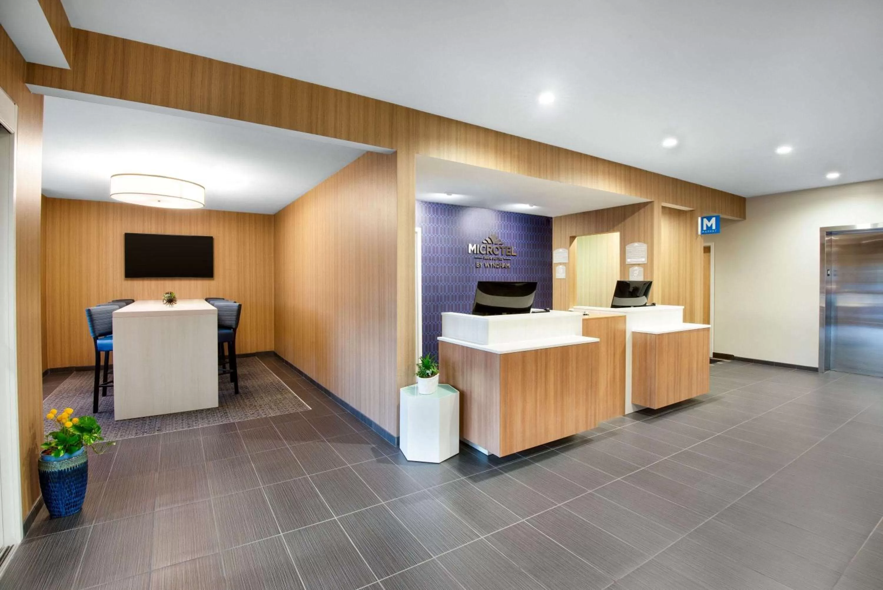 Lobby or reception in Microtel Inn & Suites by Wyndham Farmington