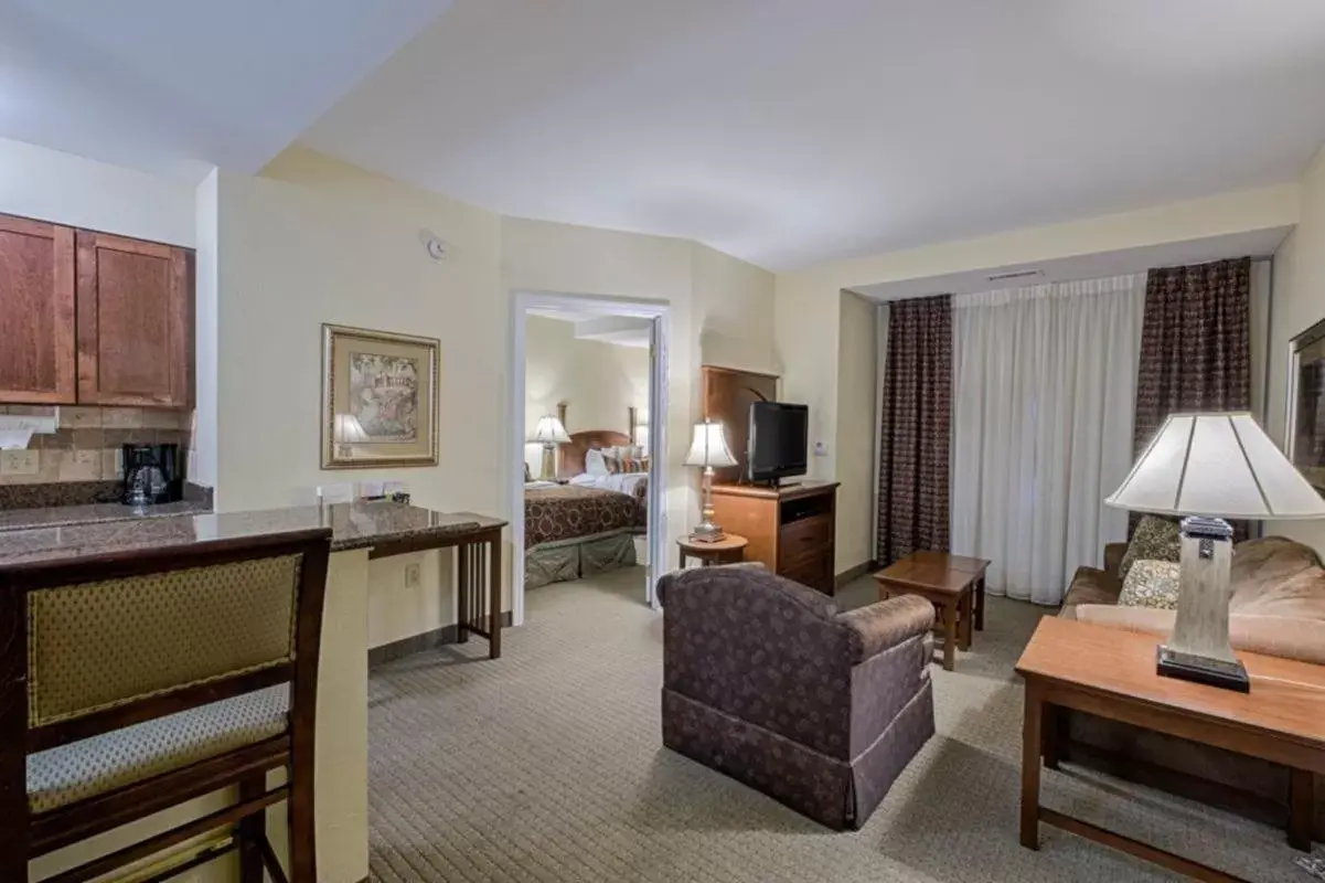 Two Bedroom Suite with One Queen Bed and Two Double Beds - Non-Smoking in Staybridge Suites Harrisburg-Hershey by IHG Two Bedroom Suite with One Queen Bed and Two Double Beds - Non-Smoking in Staybridge Suites Harrisburg-Hershey by IHG