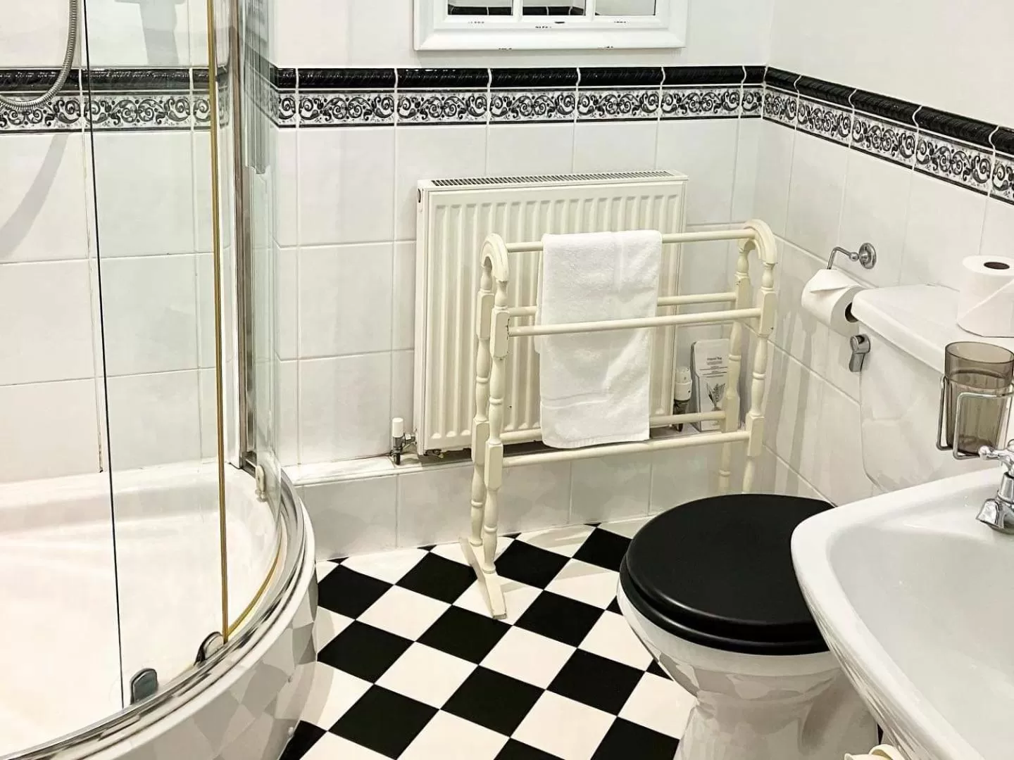 Shower in Storrs Gate House