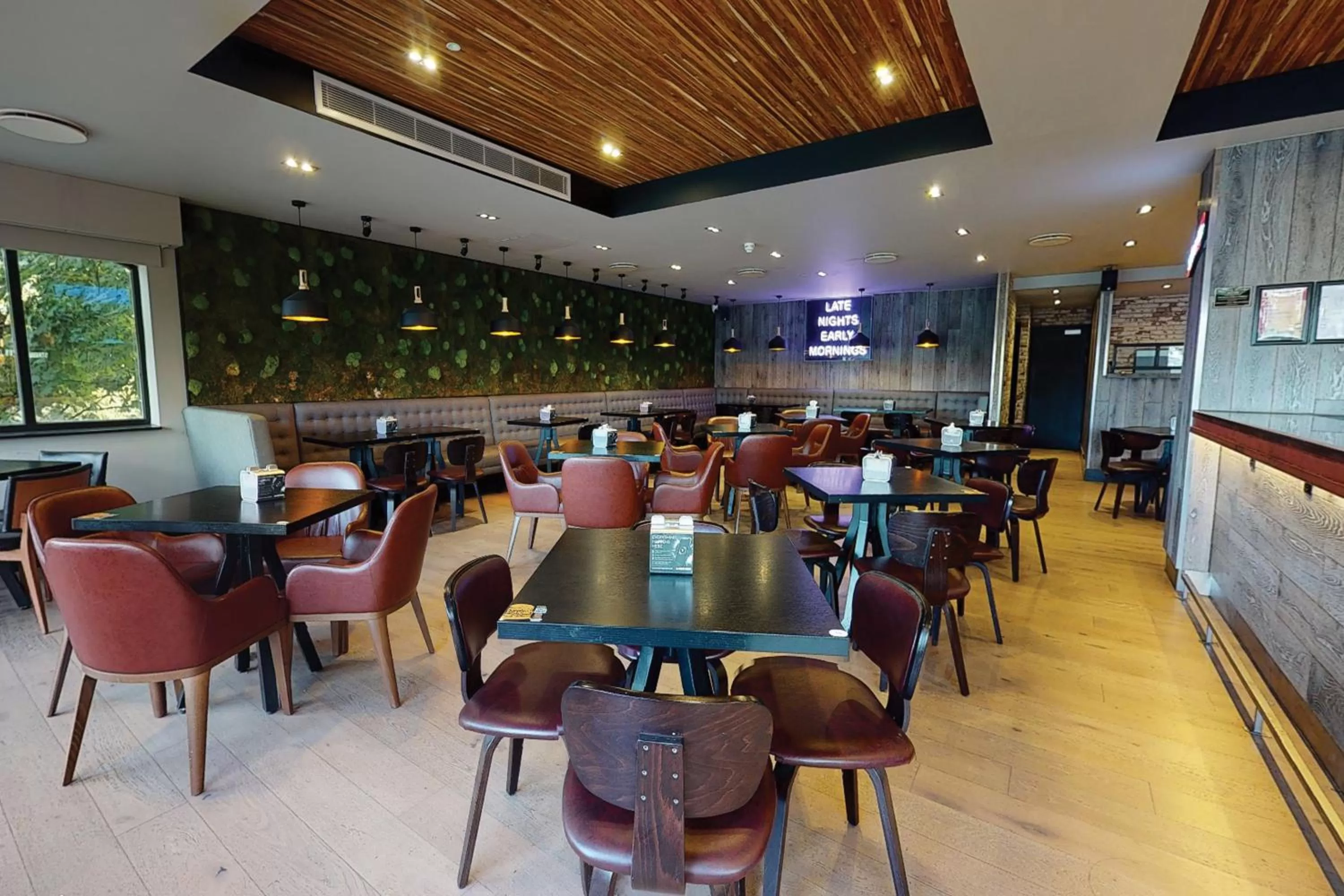 Restaurant/places to eat in Village Hotel Nottingham