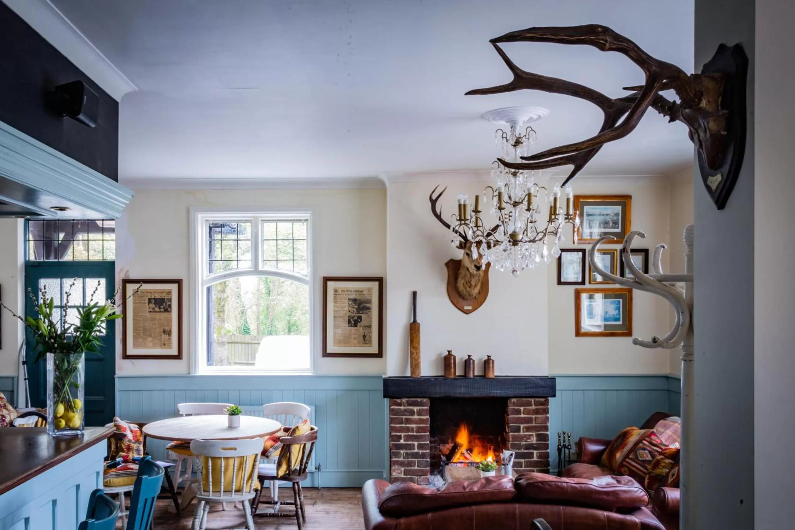 Lounge or bar in The Cricketers Inn