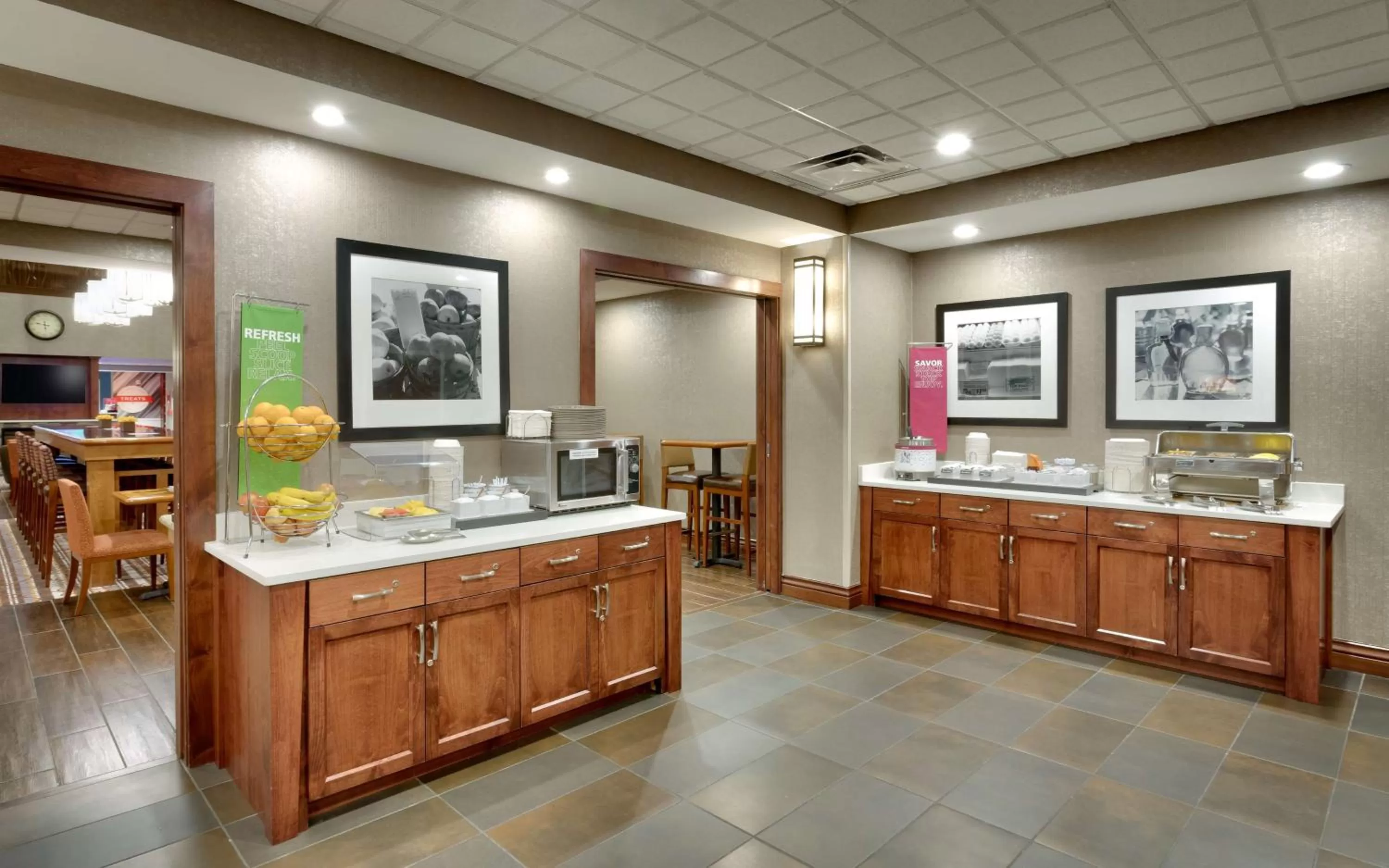 Dining area in Hampton Inn & Suites Pocatello