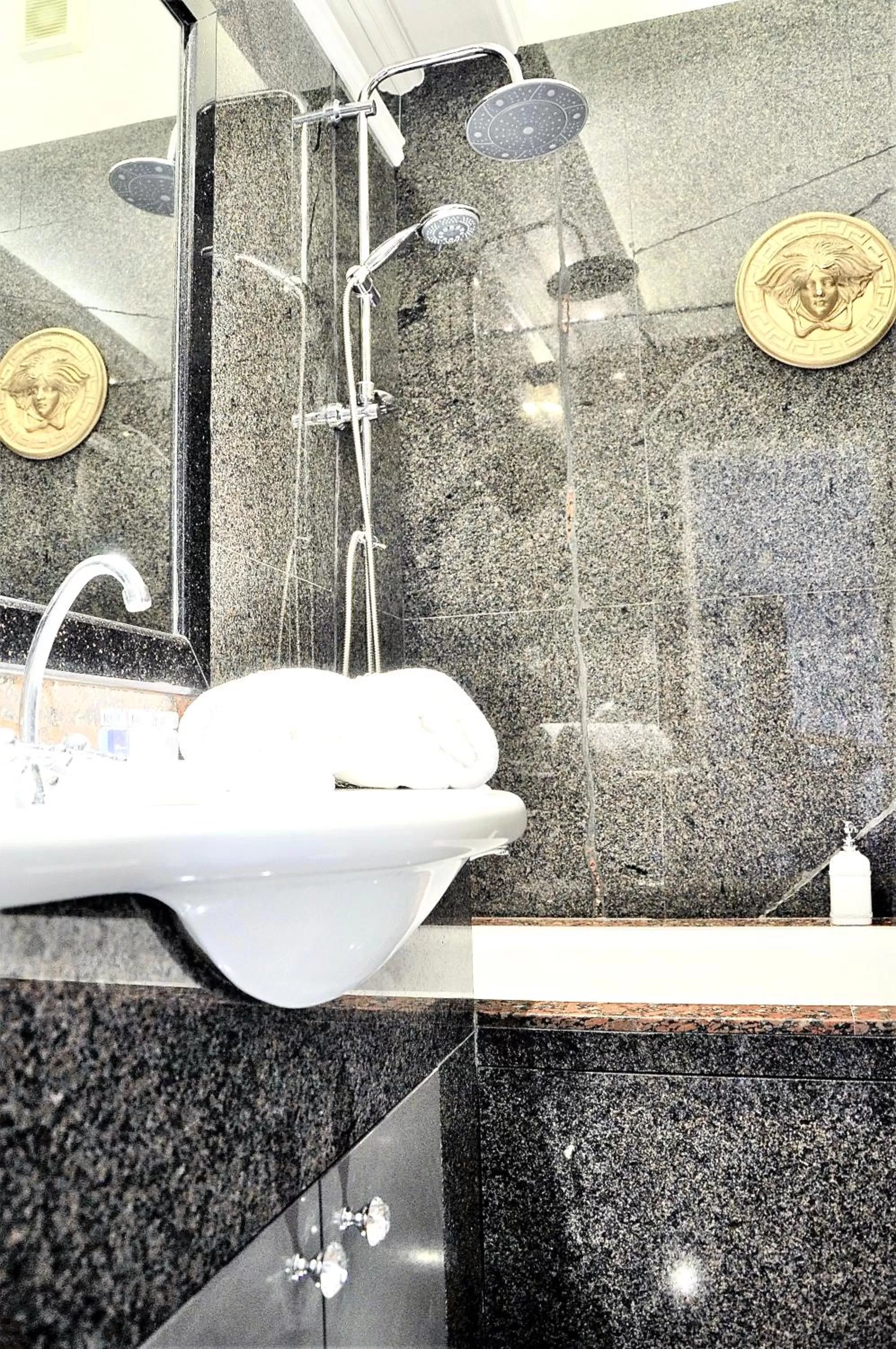 Bathroom in Luxury Suites & Apartments MONDRIAN Old Town