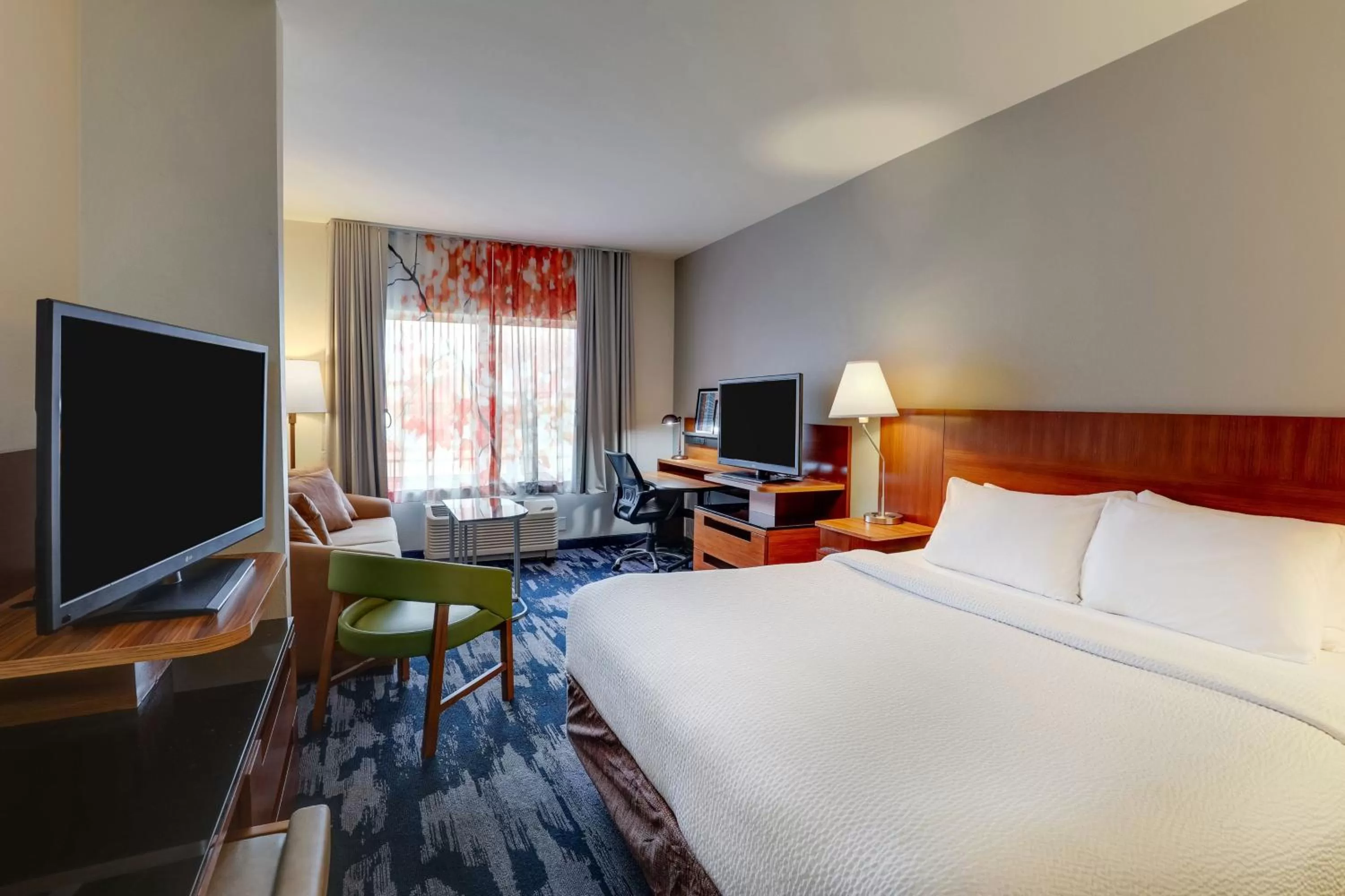 Photo of the whole room, Bed in Fairfield Inn & Suites by Marriott Fort Worth I-30 West Near NAS JRB