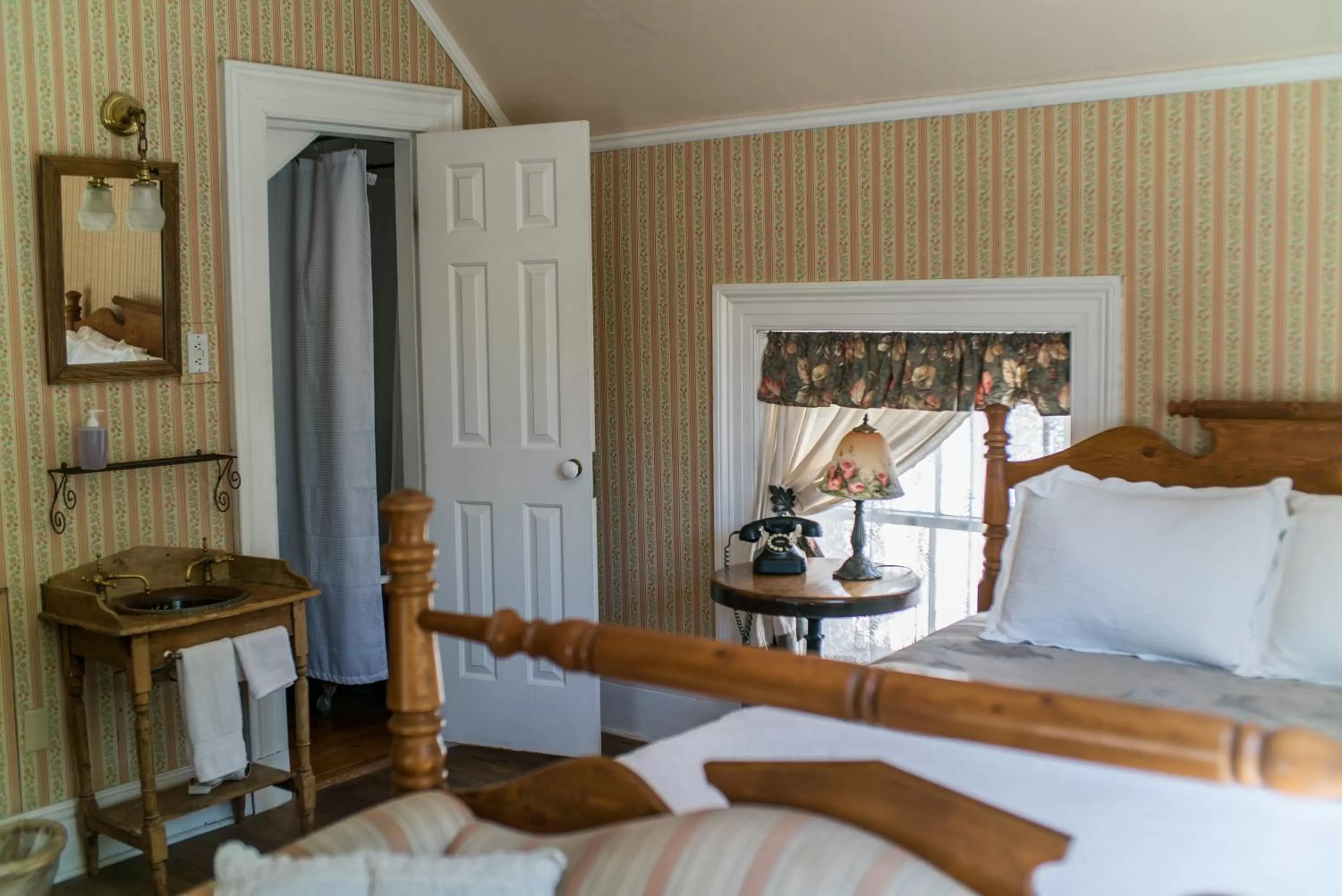 Bedroom, Bed in The Mulberry Inn -An Historic Bed and Breakfast