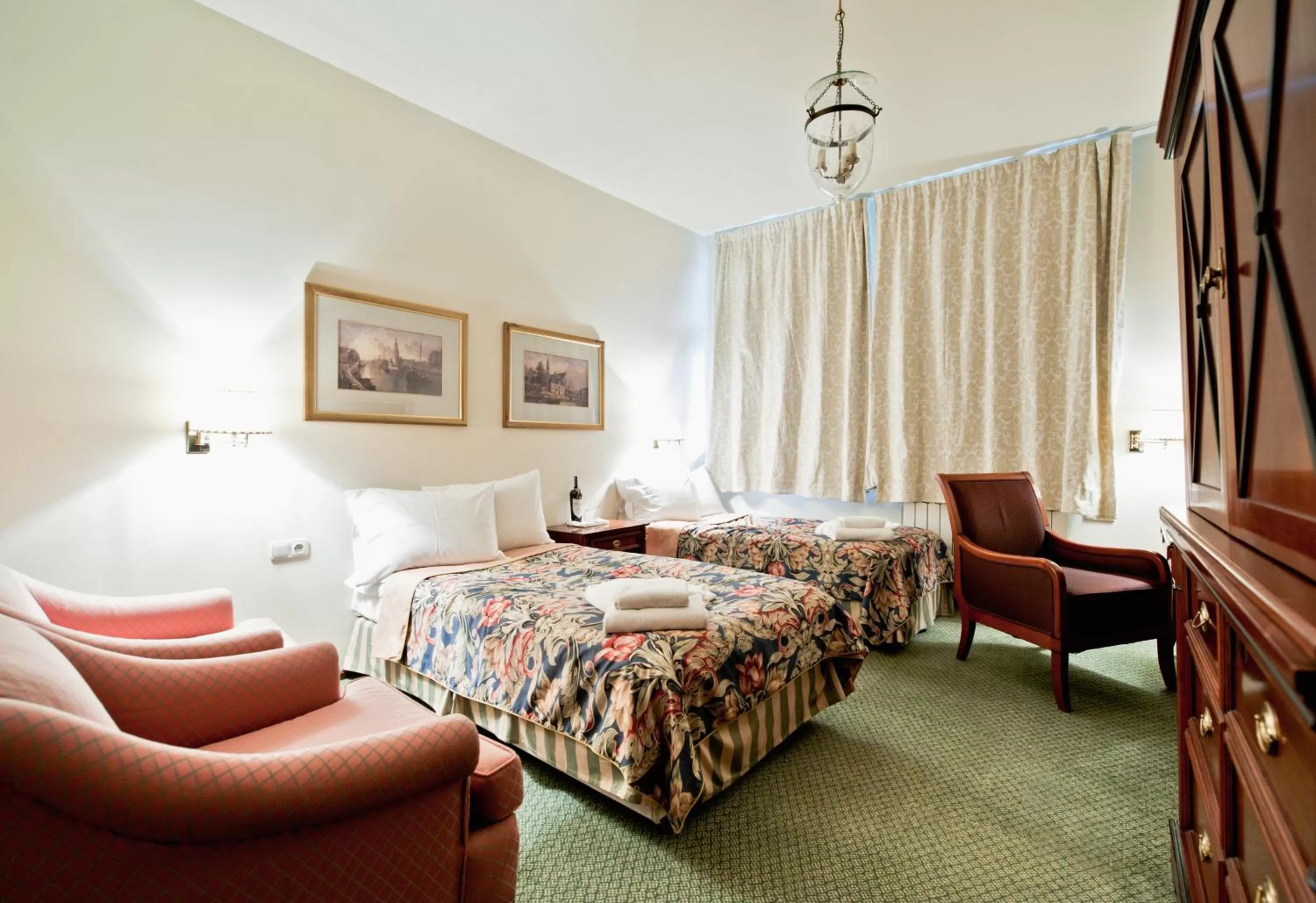 Bed in Miodosytnia Aparthotel