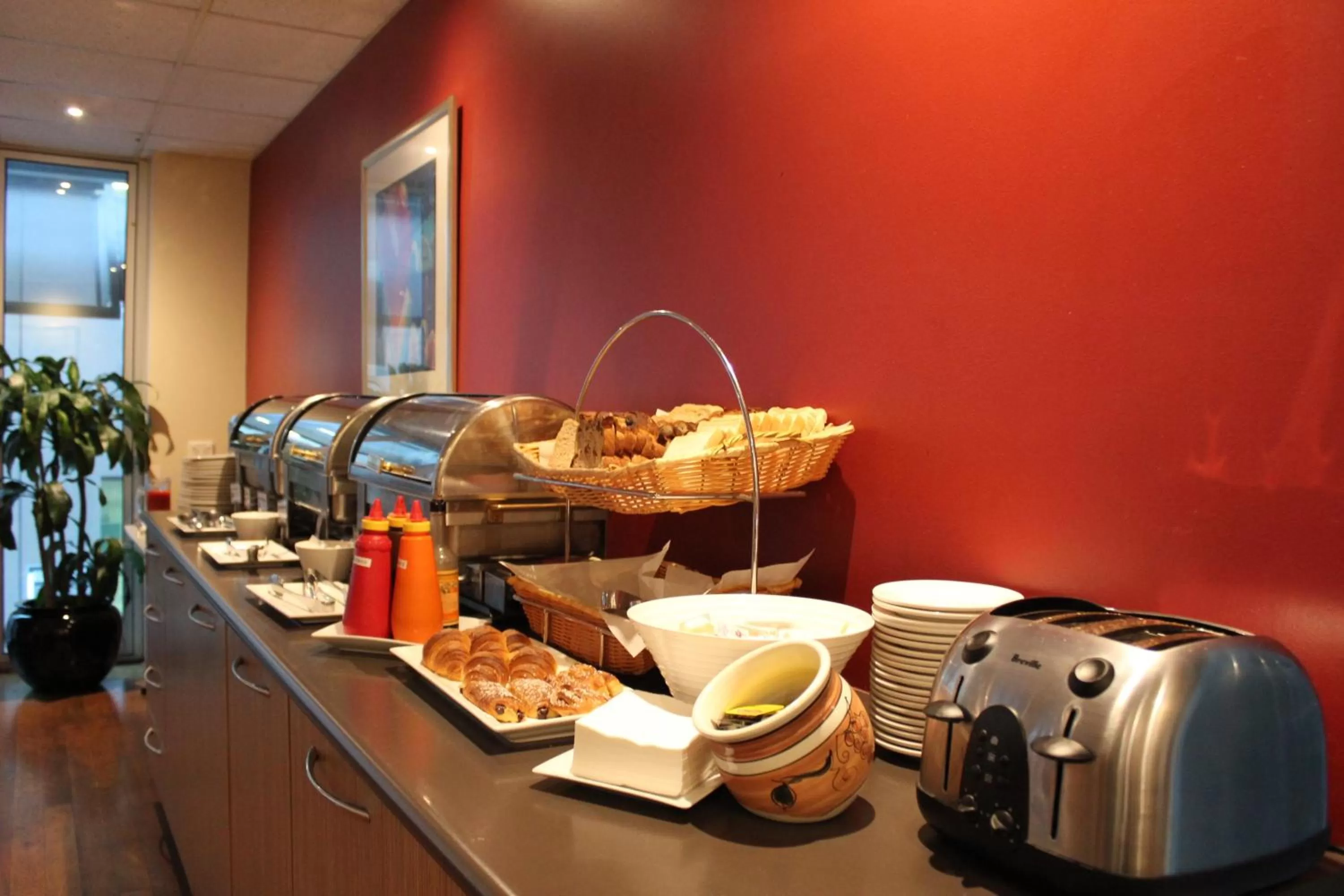 Breakfast in YEHS Hotel Melbourne CBD