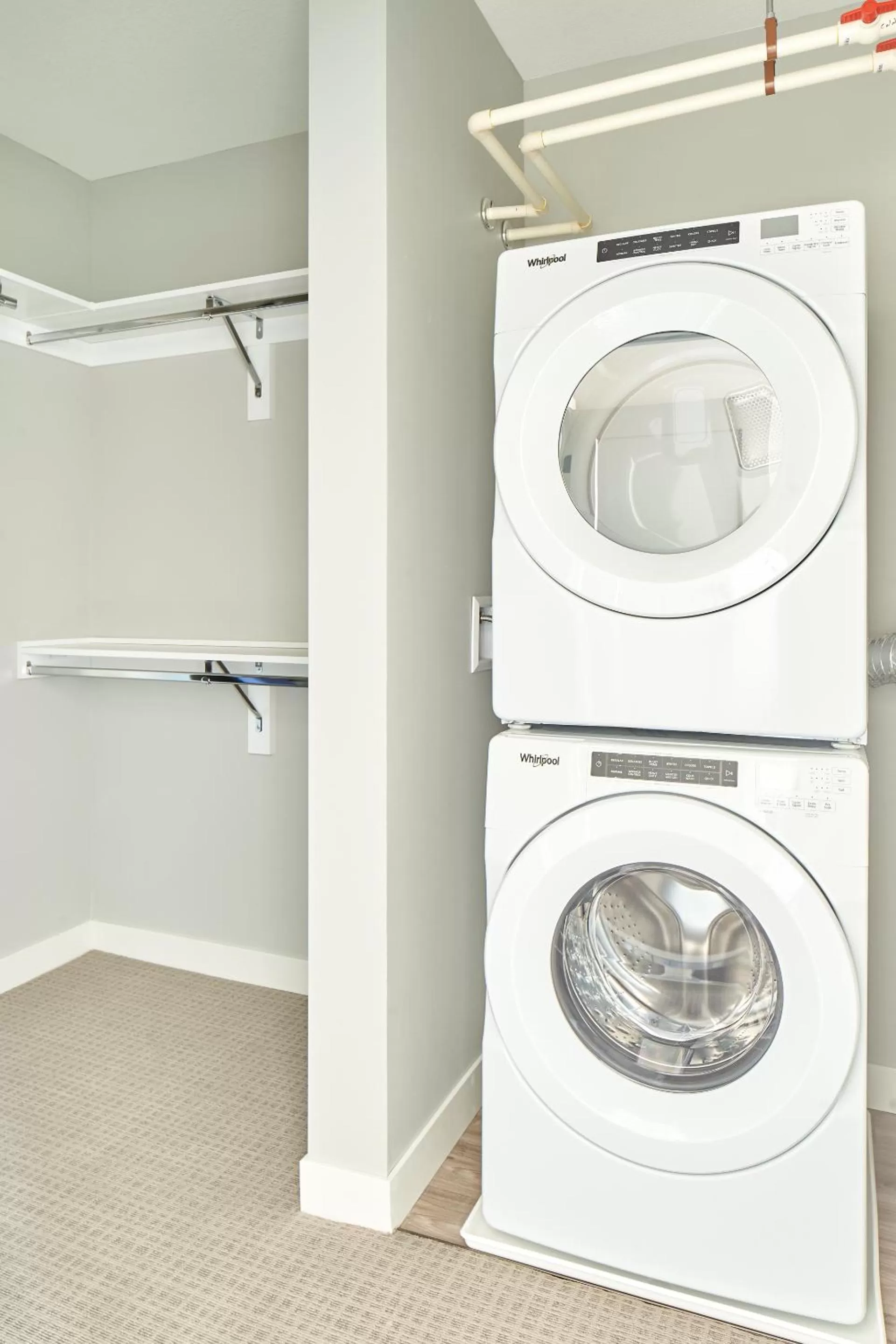 Living room, Bathroom in Sonder at Vicinity
