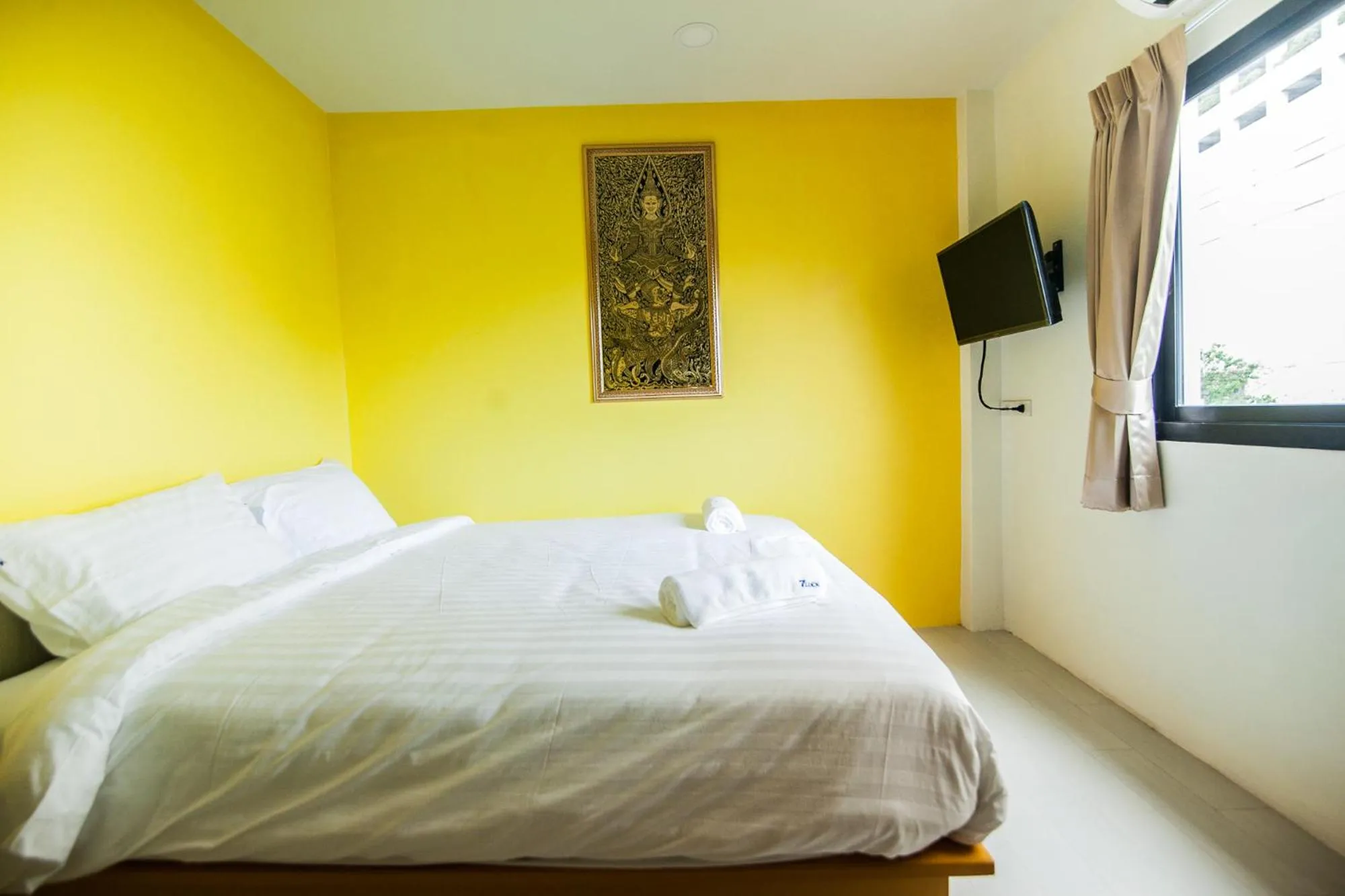 TV and multimedia, Bed in The Seven Luck