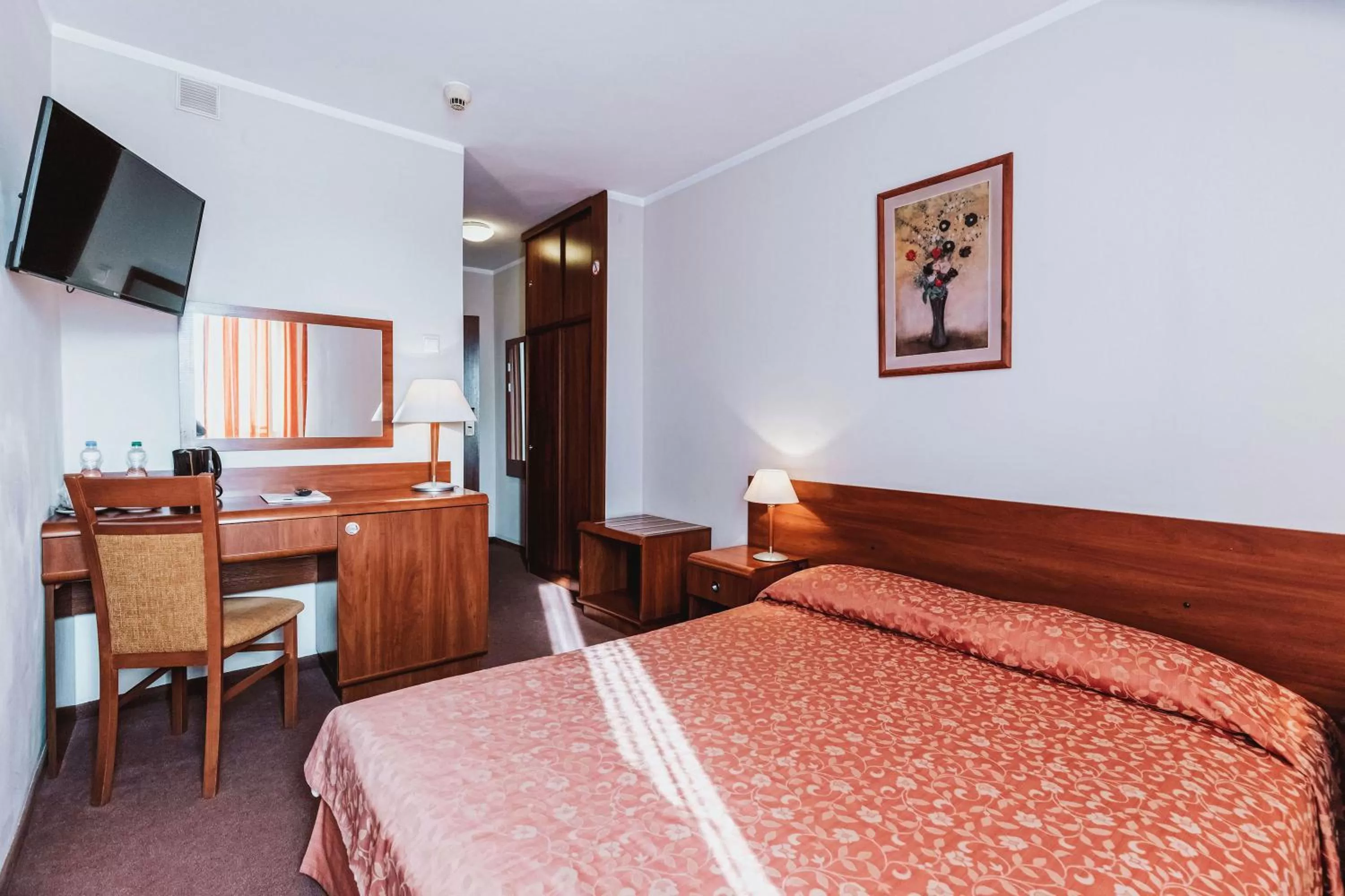 Photo of the whole room, Bed in Hotel Gromada Łomża