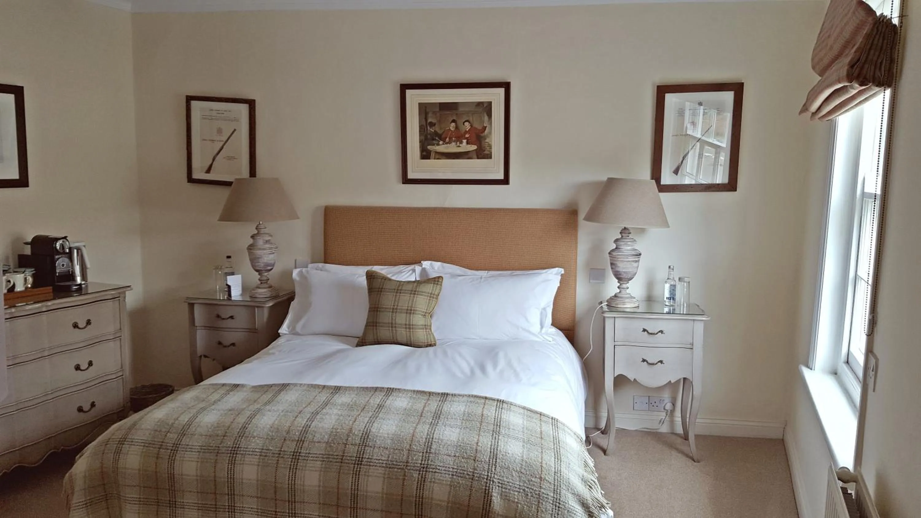 Day, Bed in The Royal Oak, Yattendon