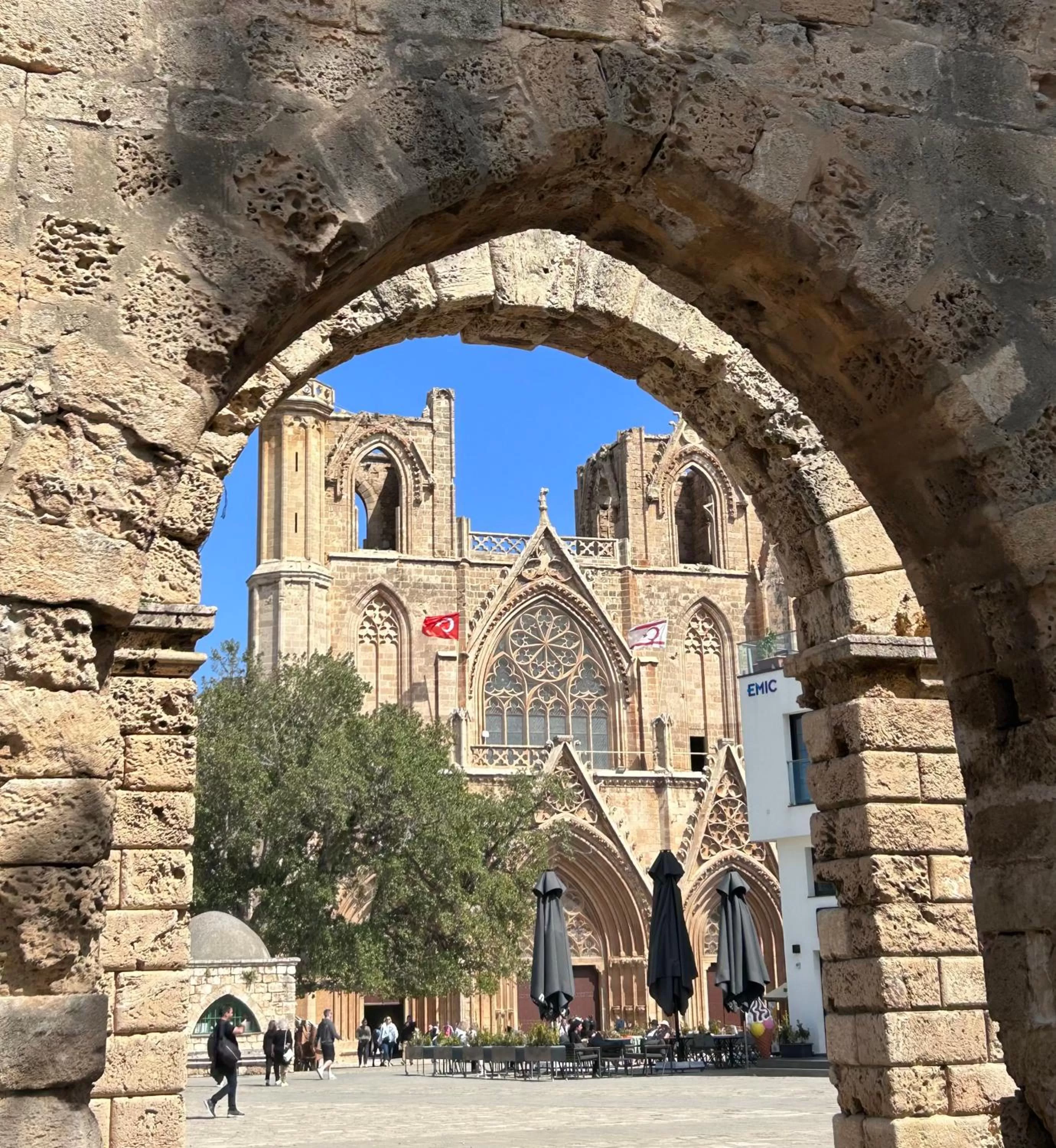 Royal Goddess Guest House, Walled City