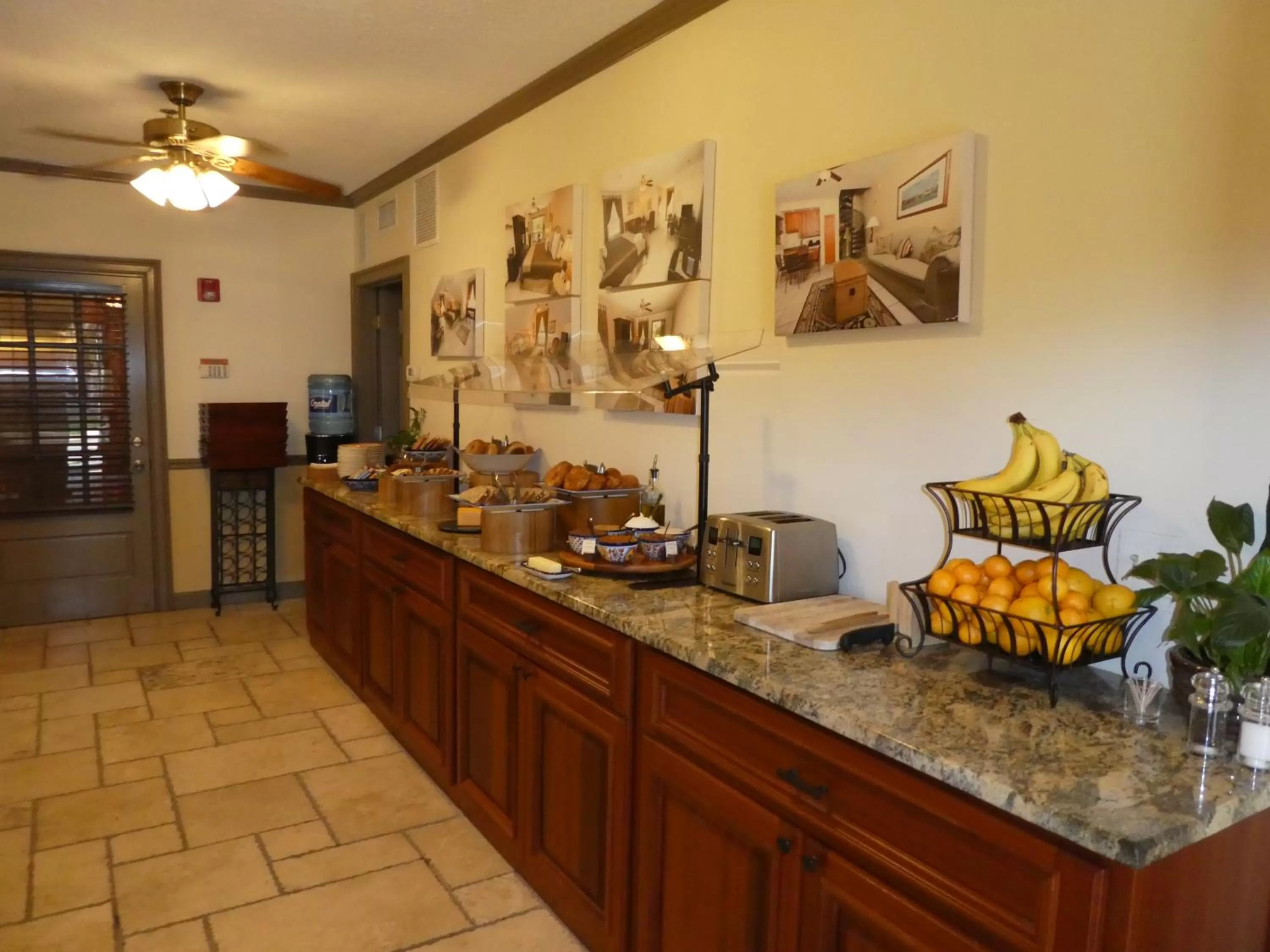 Continental breakfast in St George Inn - Saint Augustine