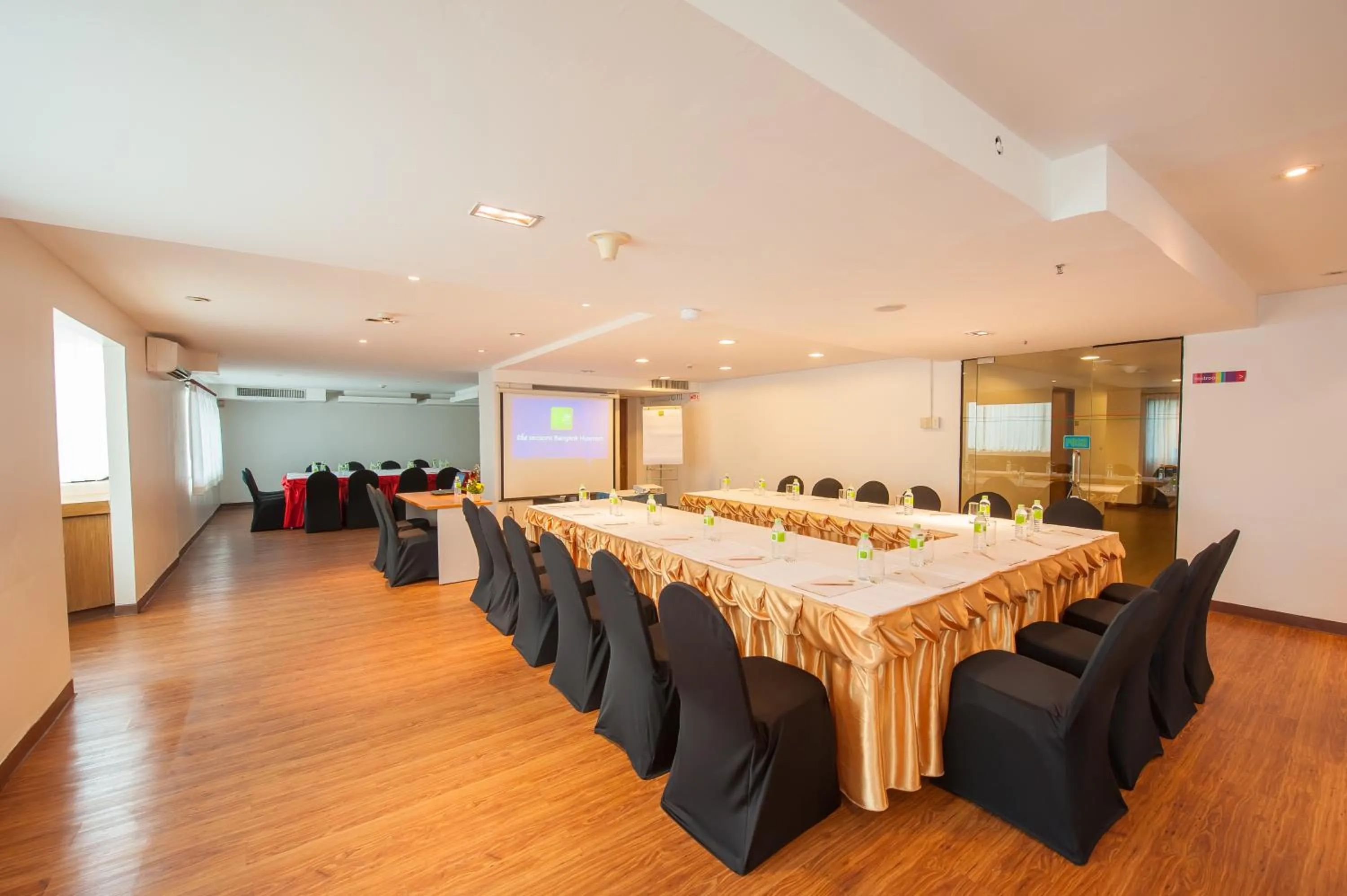 Meeting/conference room in The Seasons Bangkok Huamark
