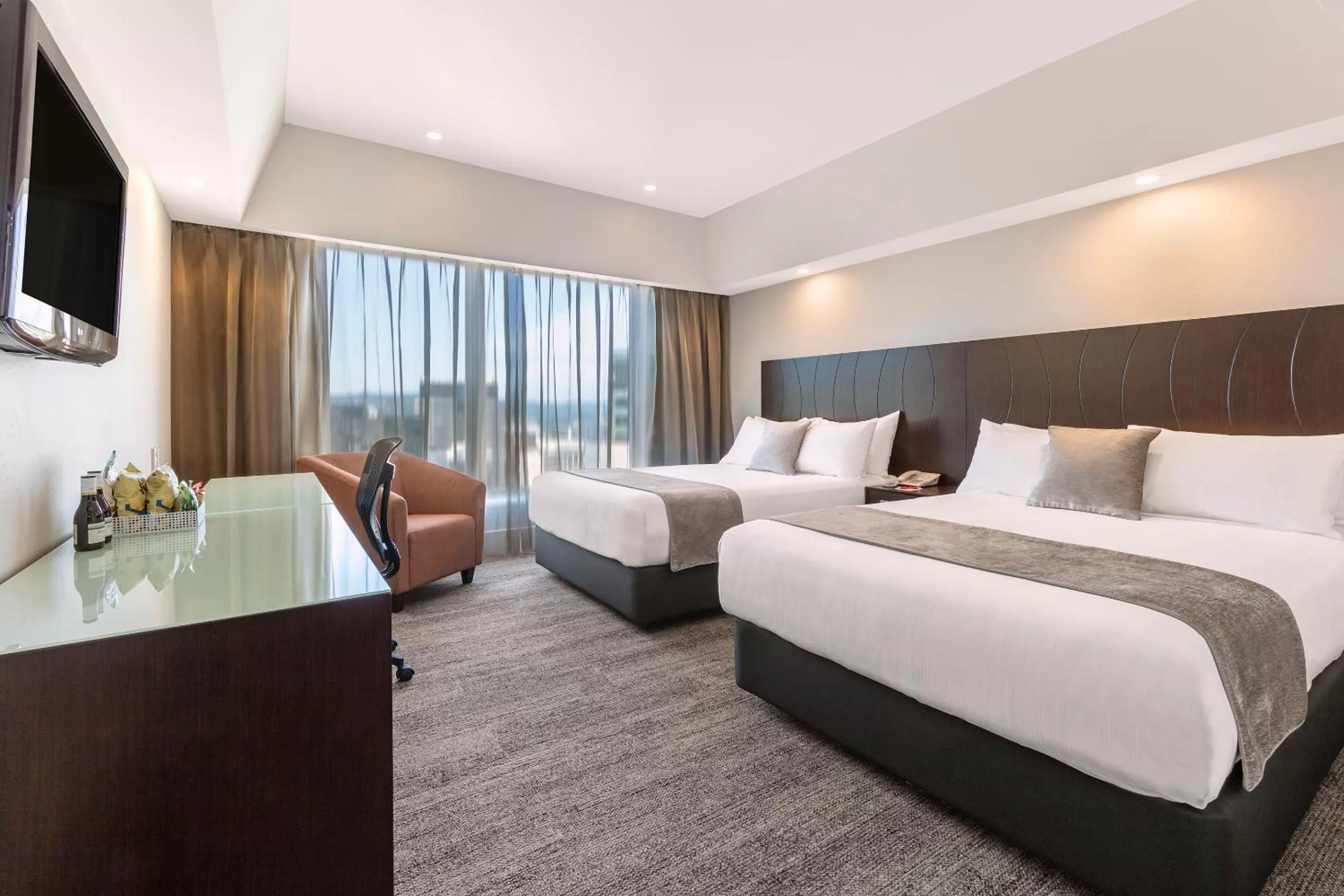 Newly Refurbished -  Executive Twin Room in James Cook Hotel Grand Chancellor