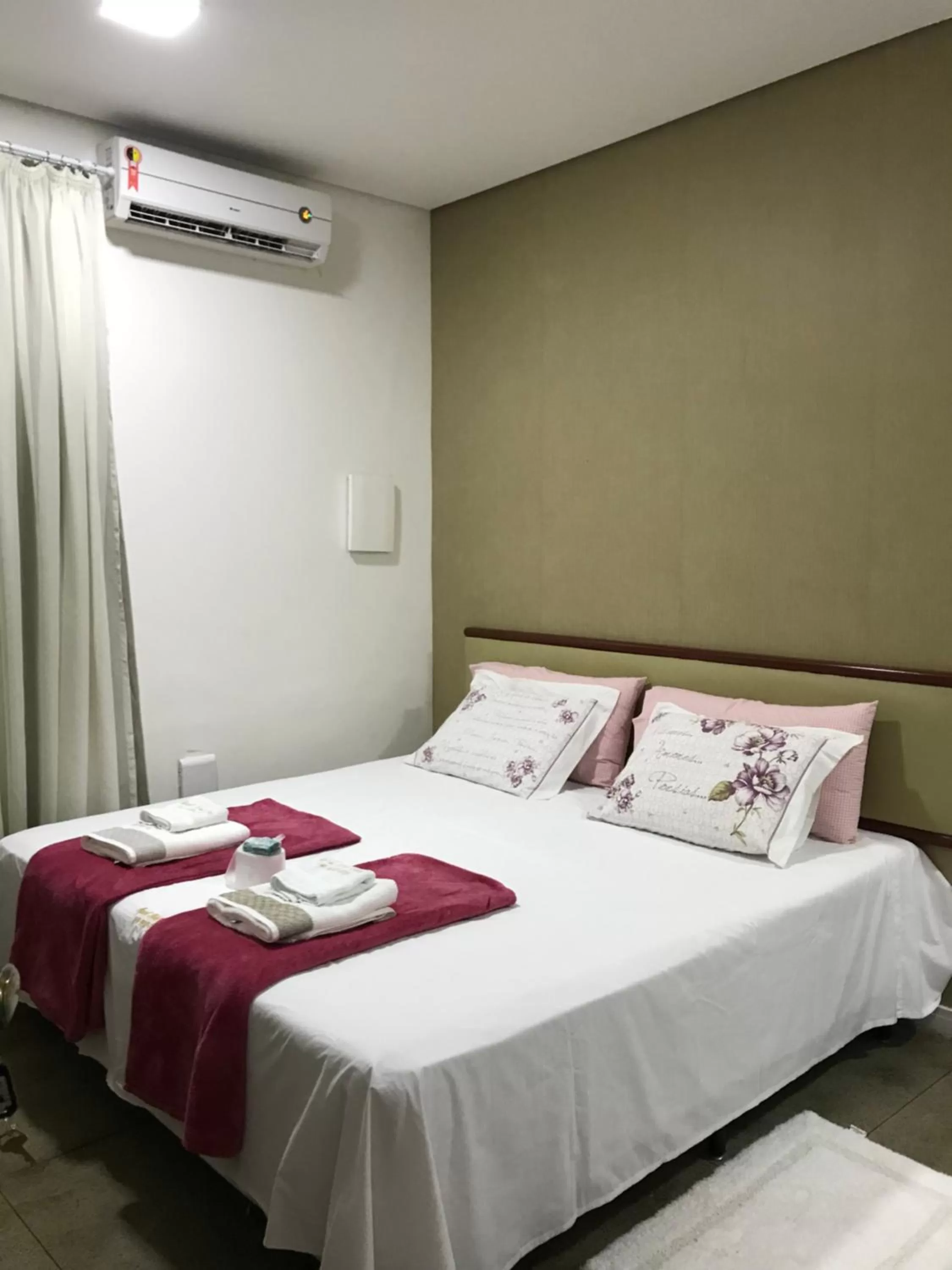 Bed in ZANI APART HOTEL 520i